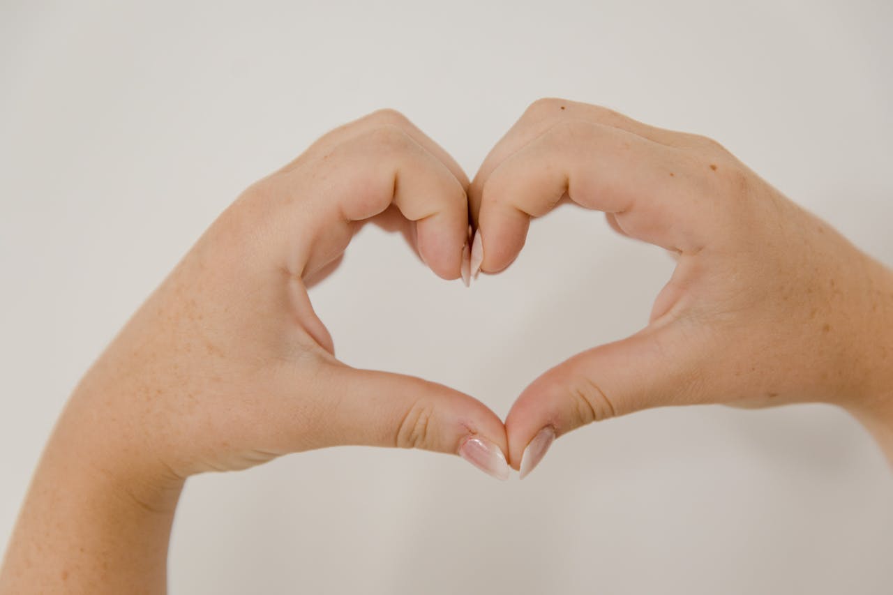 mains en coeur