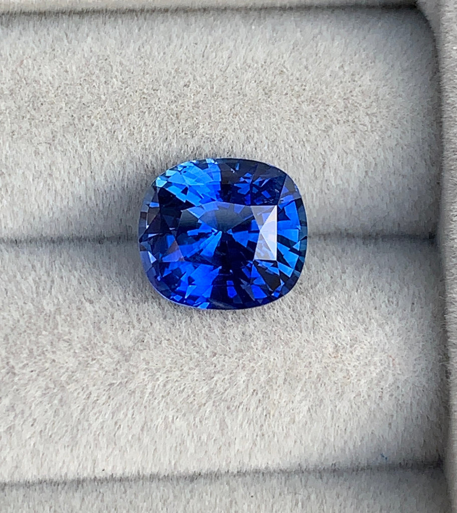 Saphir Bleu • 4,03ct Bonnot Paris