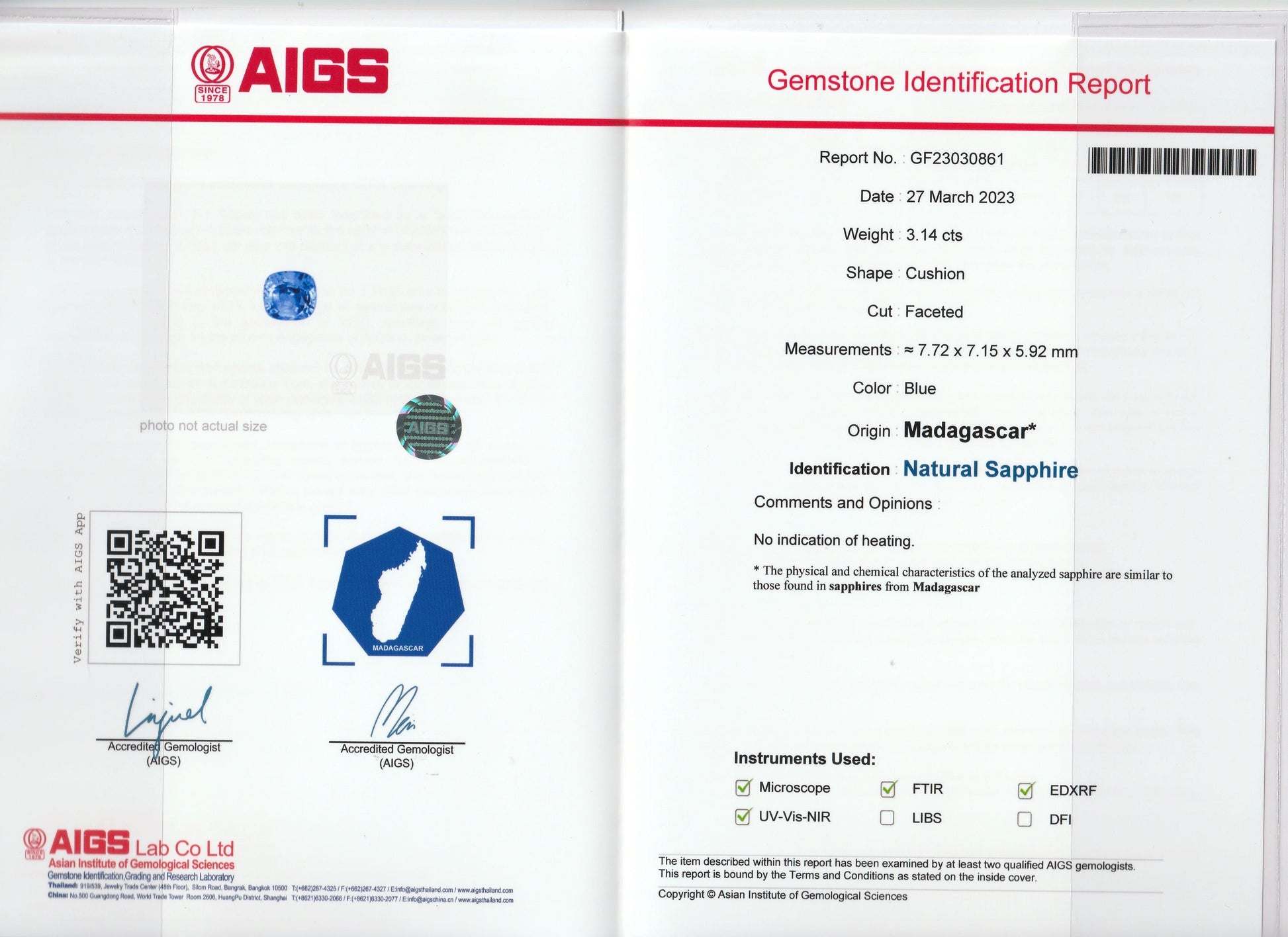 Une image du rapport d'identification de pierre précieuse présente les détails suivants : numéro de rapport GF23030661, date du 27 mars 2023, poids 3,13 cts, forme coussin, origine Madagascar, saphir naturel de couleur bleue. Comprend des éléments de sécurité. Produit : Saphir Bleu de Bonnot Paris.