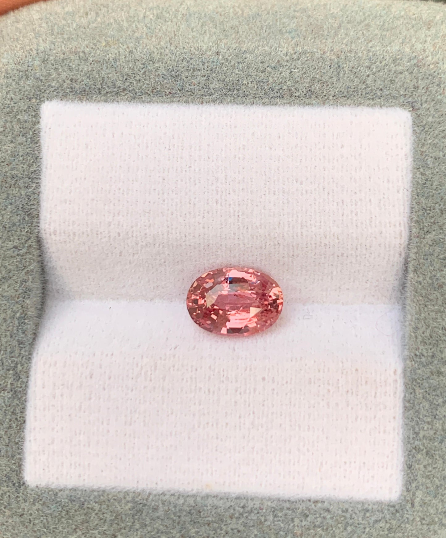 Padparadscha Sapphire Oval 1,55ct