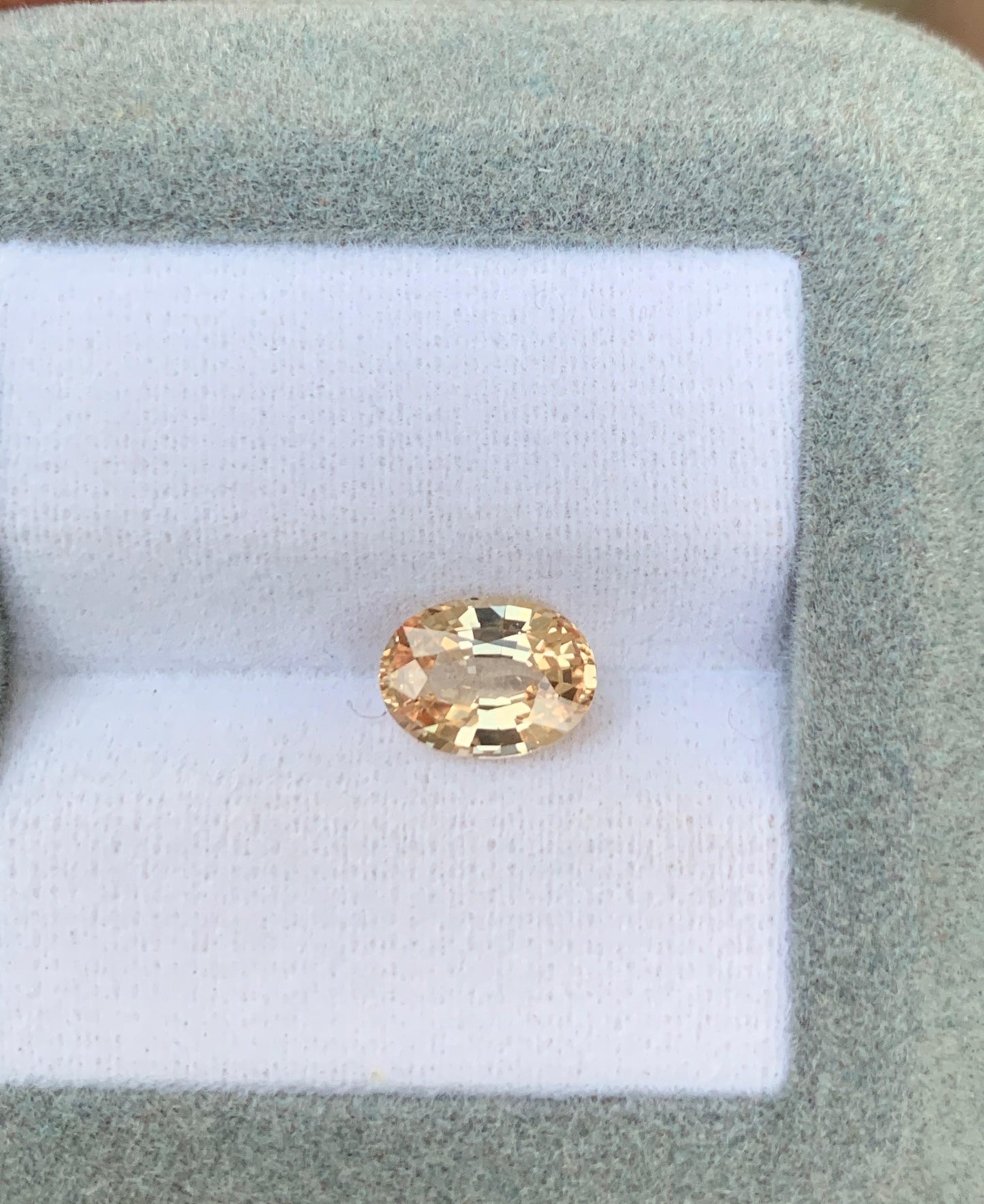 Peach Sapphire Oval 1,52
