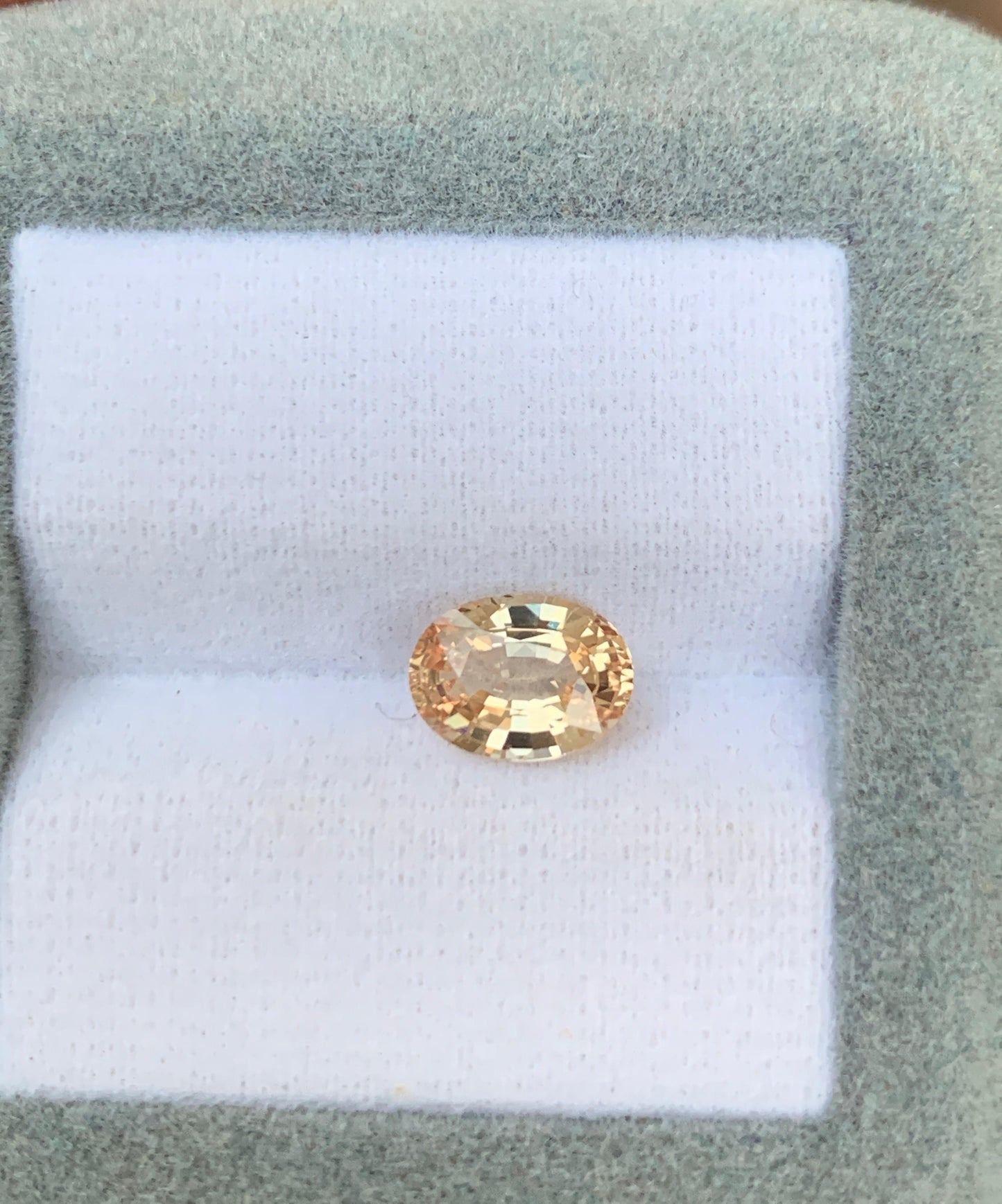 Peach Sapphire Oval 1,52