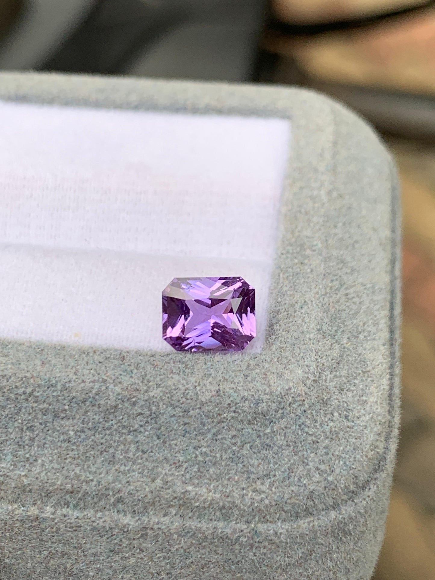Violet Sapphire Radiant cut 1,6ct photo 2