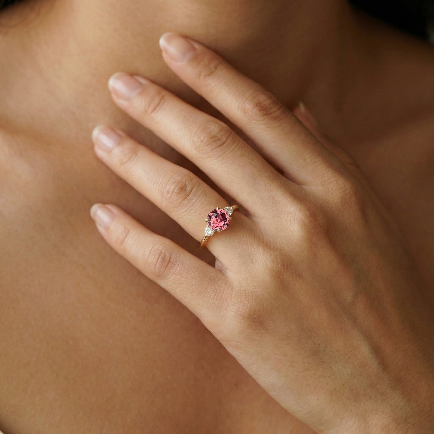 Ring Sapphire Padparadscha Neutral - additional view | Jewellery Bonnot Paris — Bonnot Paris