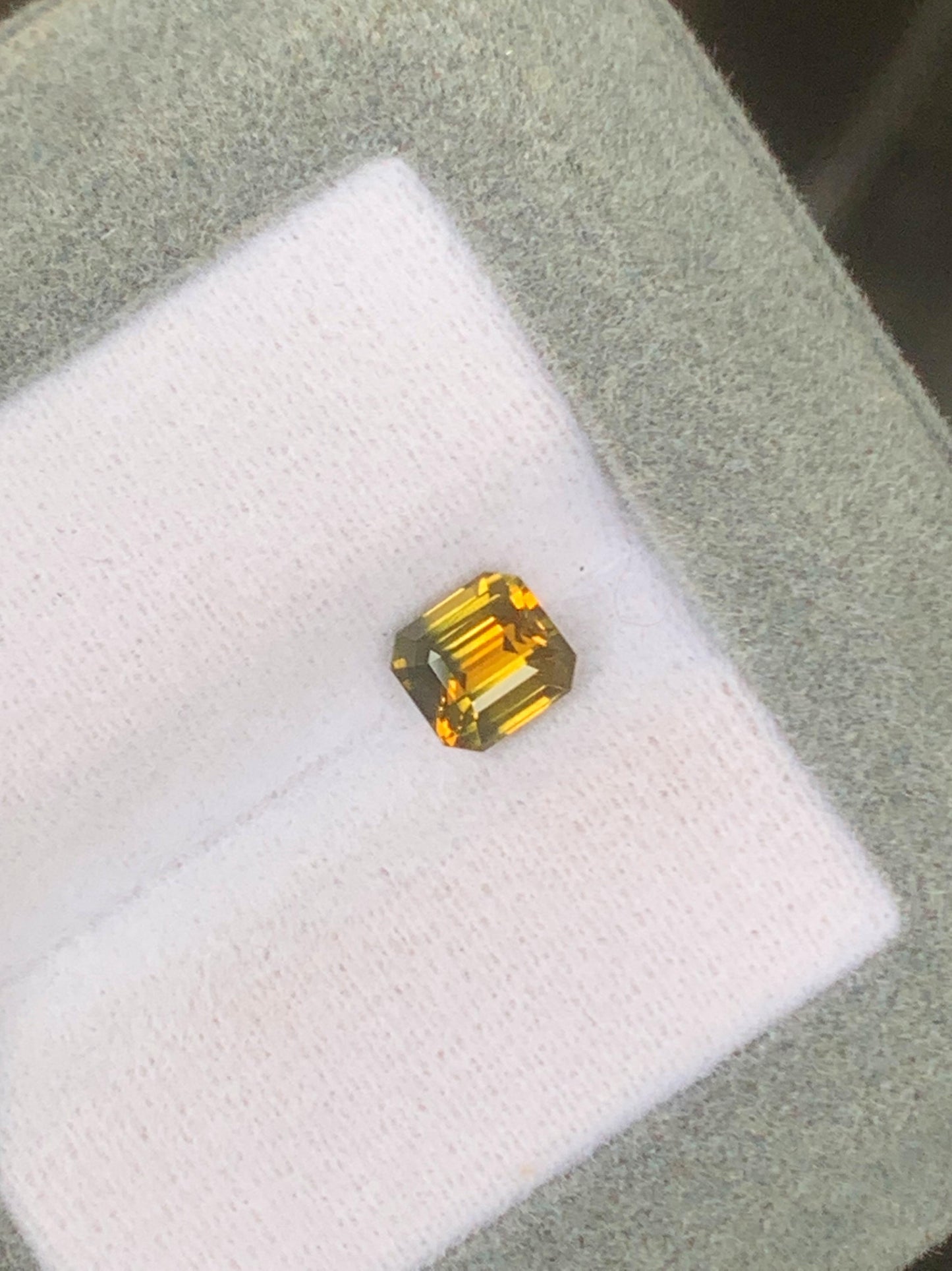saphir-bicolore-émeraude-1-03ct-photo-1