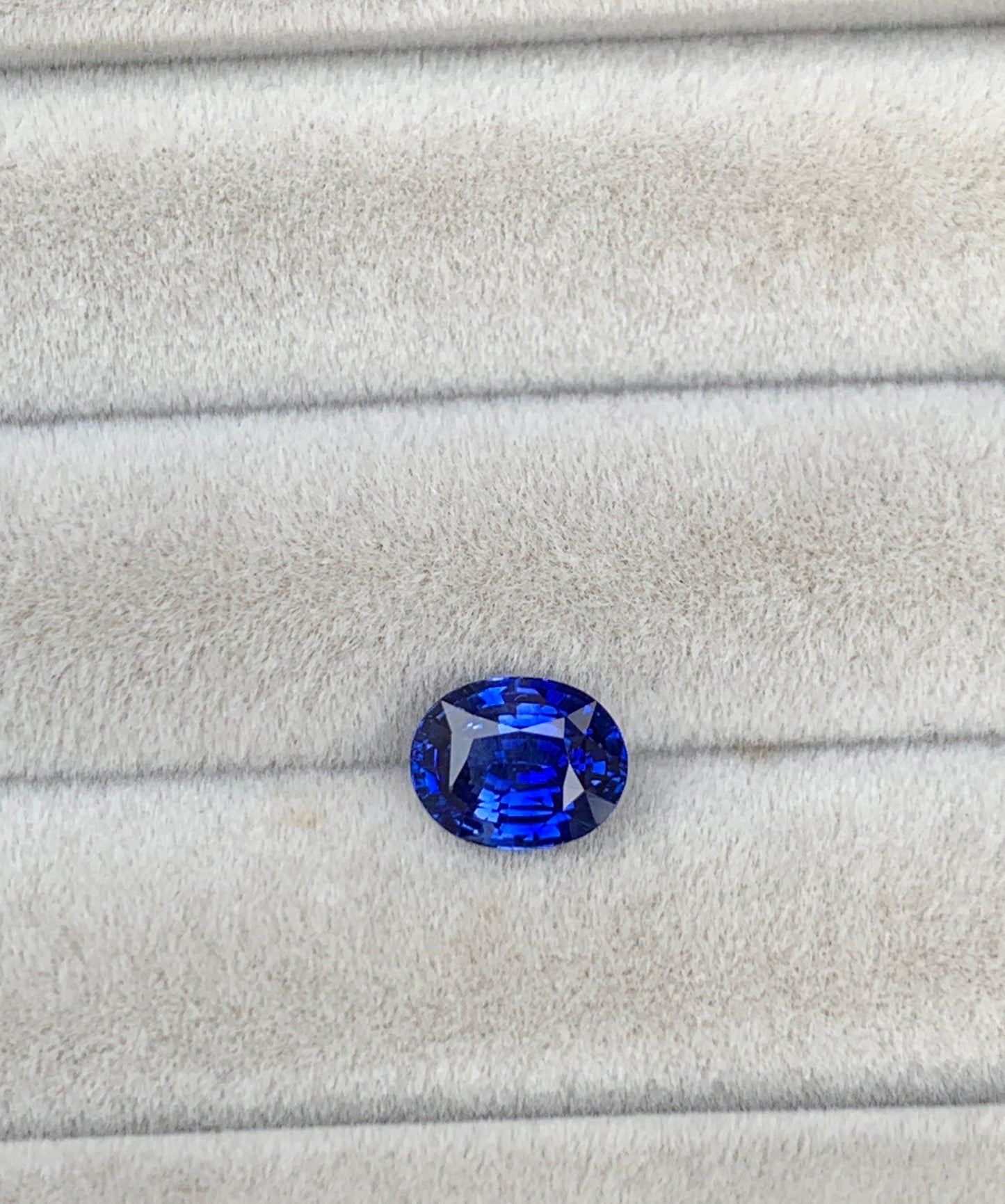 saphir-bleu-ovale-1-54ct-photo-1