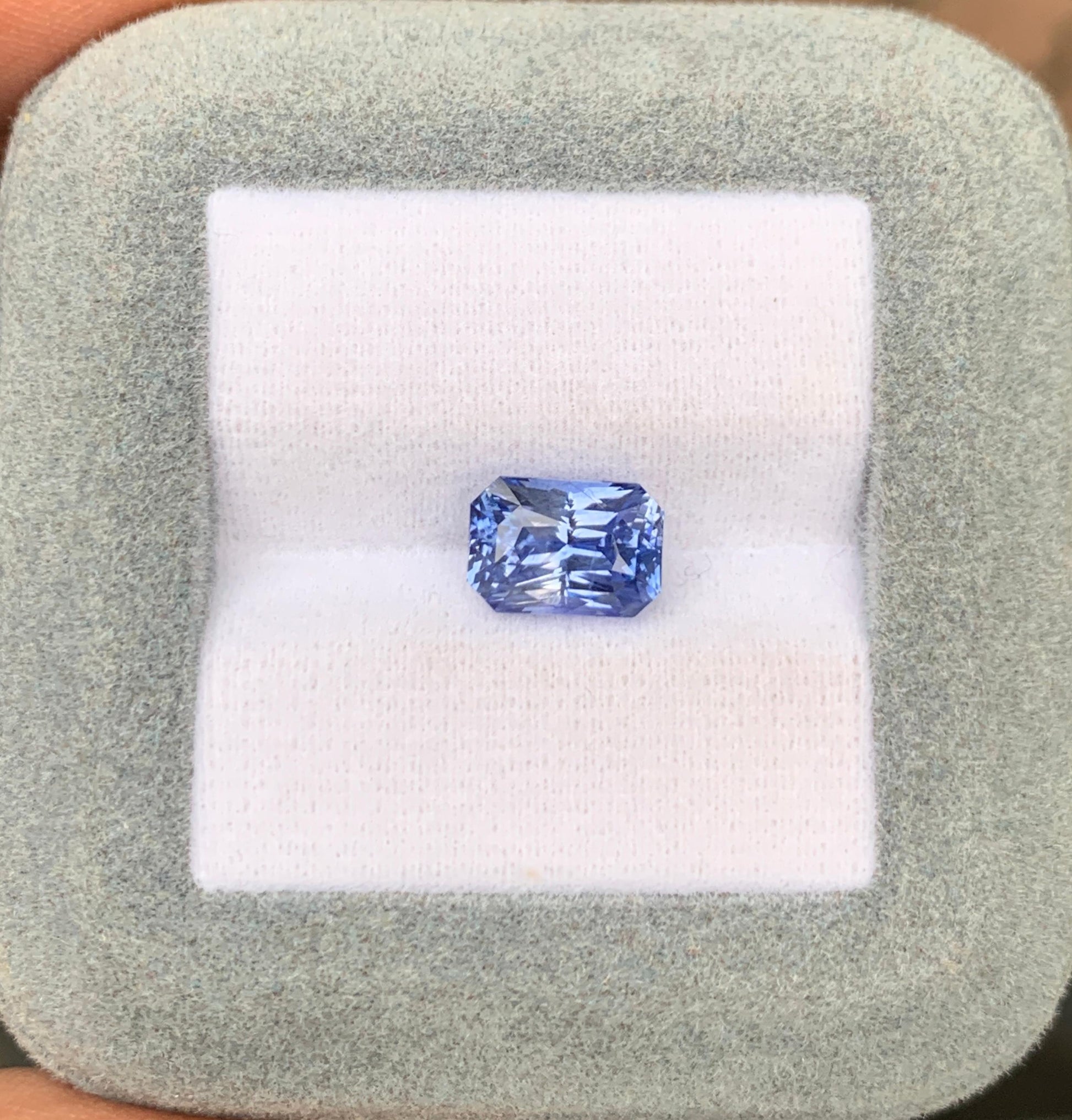 saphir-bleu-radiant-3-05ct-photo-2