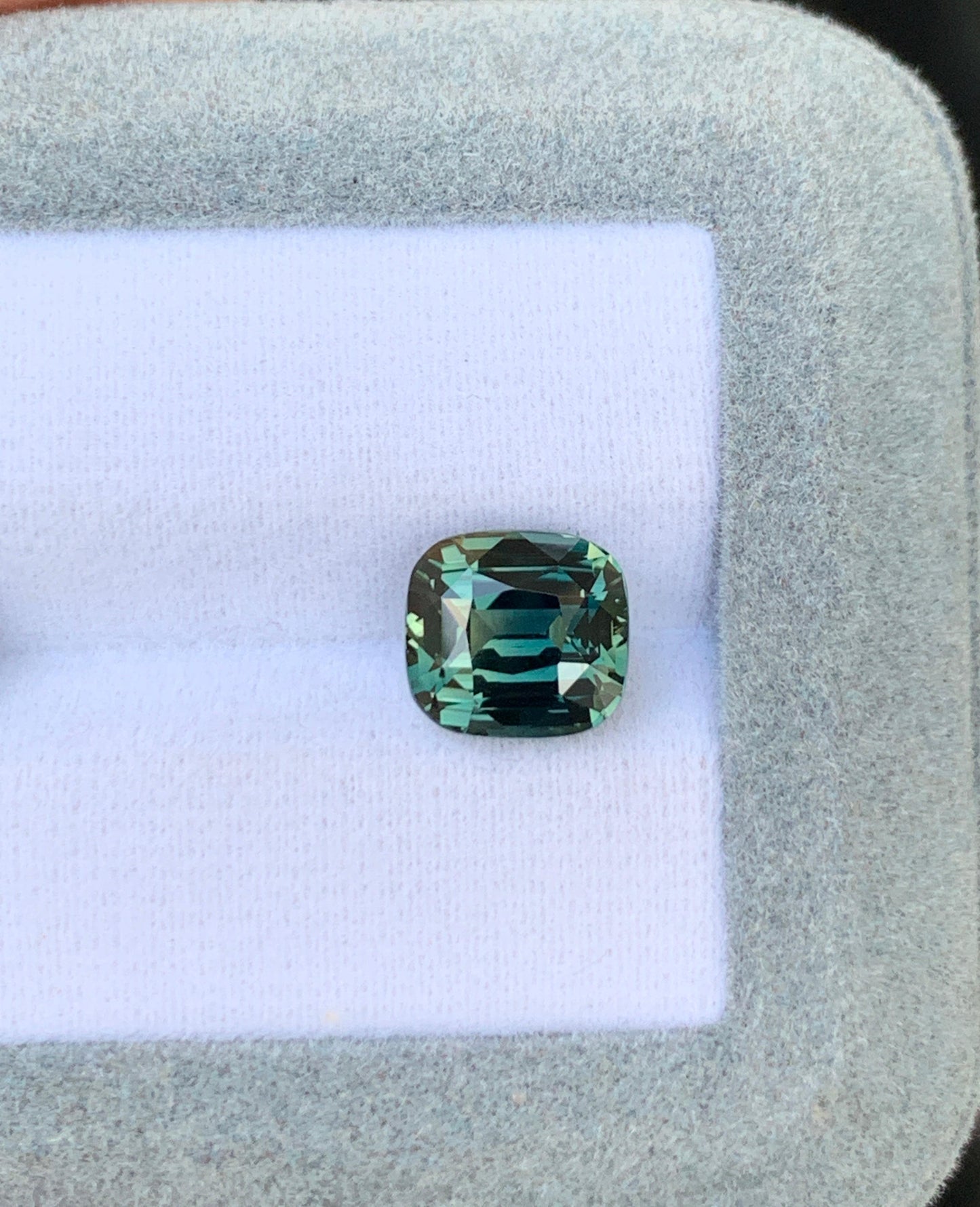 saphir-teal-coussin-4-52ct-photo-1