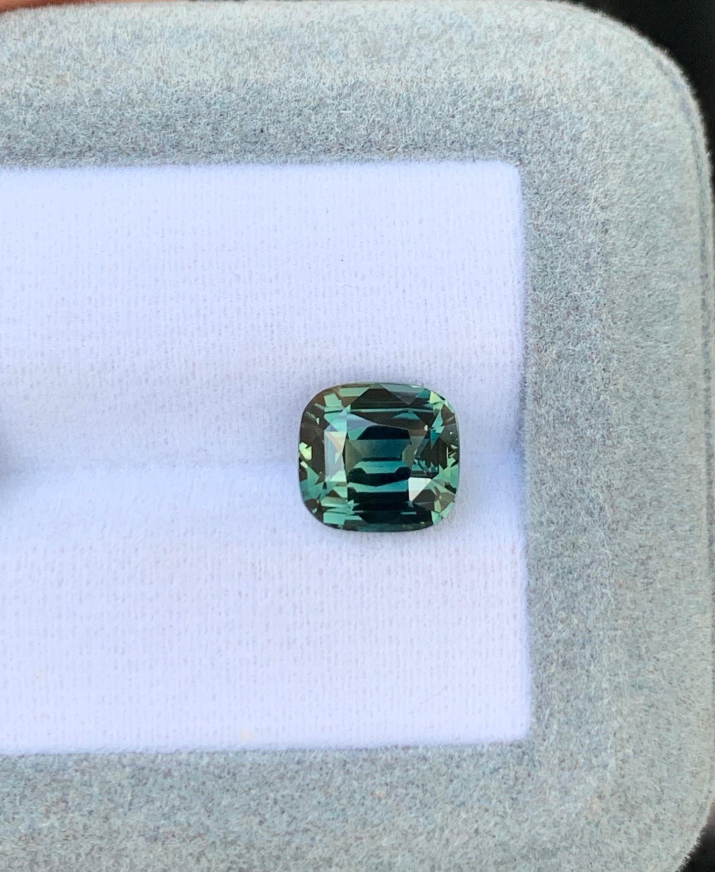 saphir-teal-coussin-4-52ct-photo-2