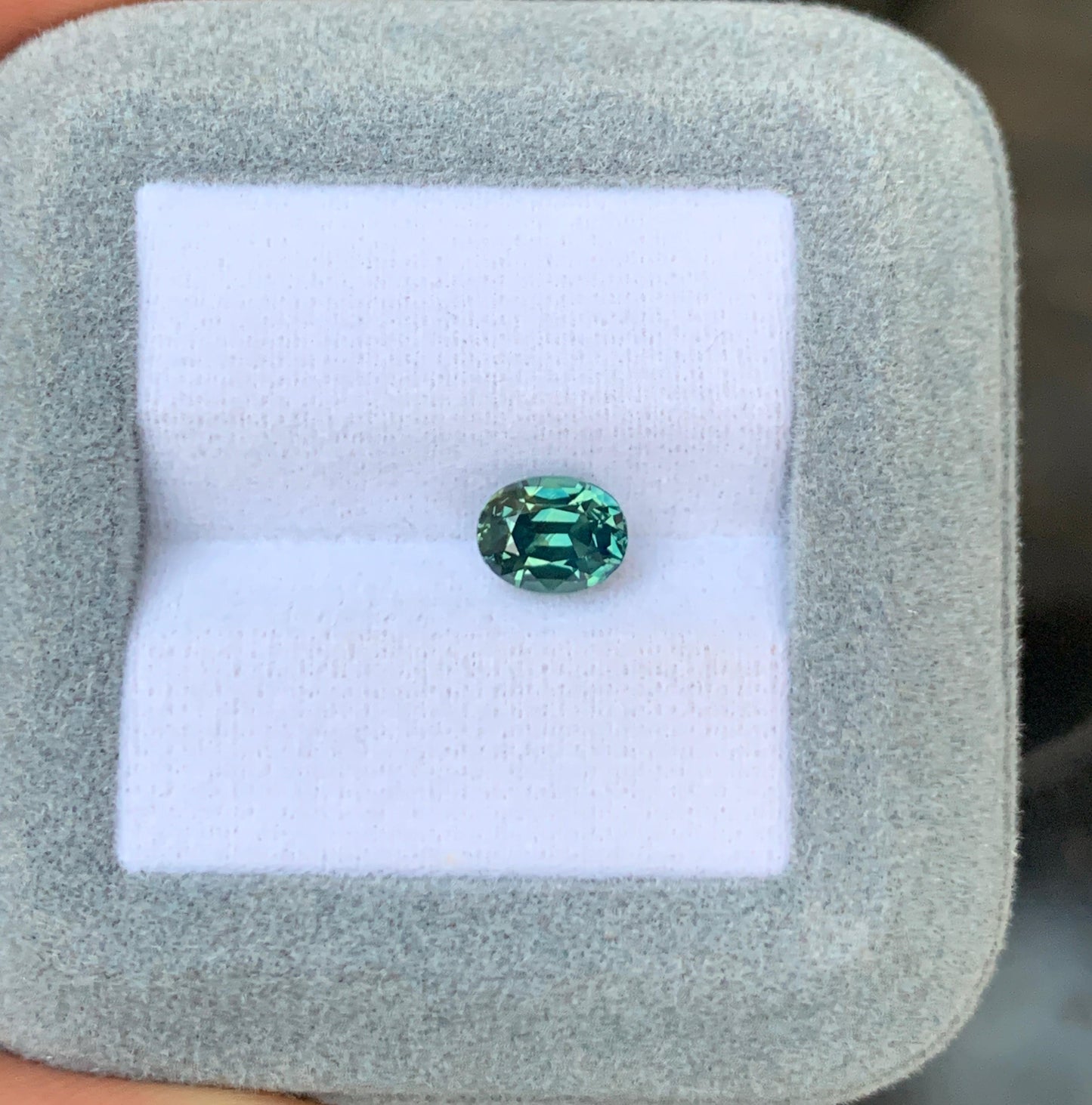 saphir-teal-ovale-1-62ct-photo-1