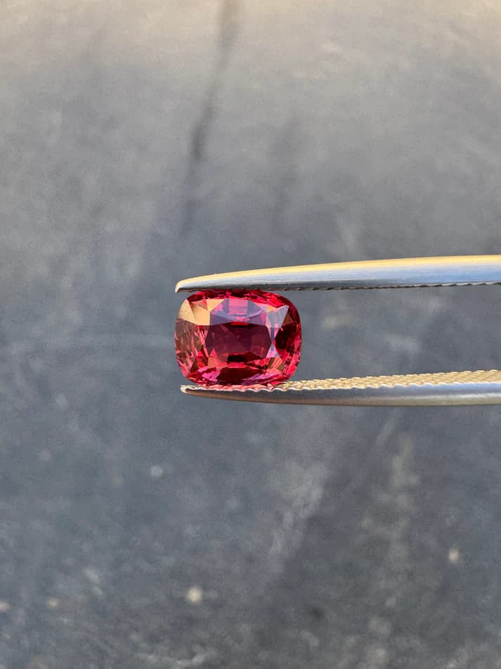 étude — rouge rectangle 1,01 ct