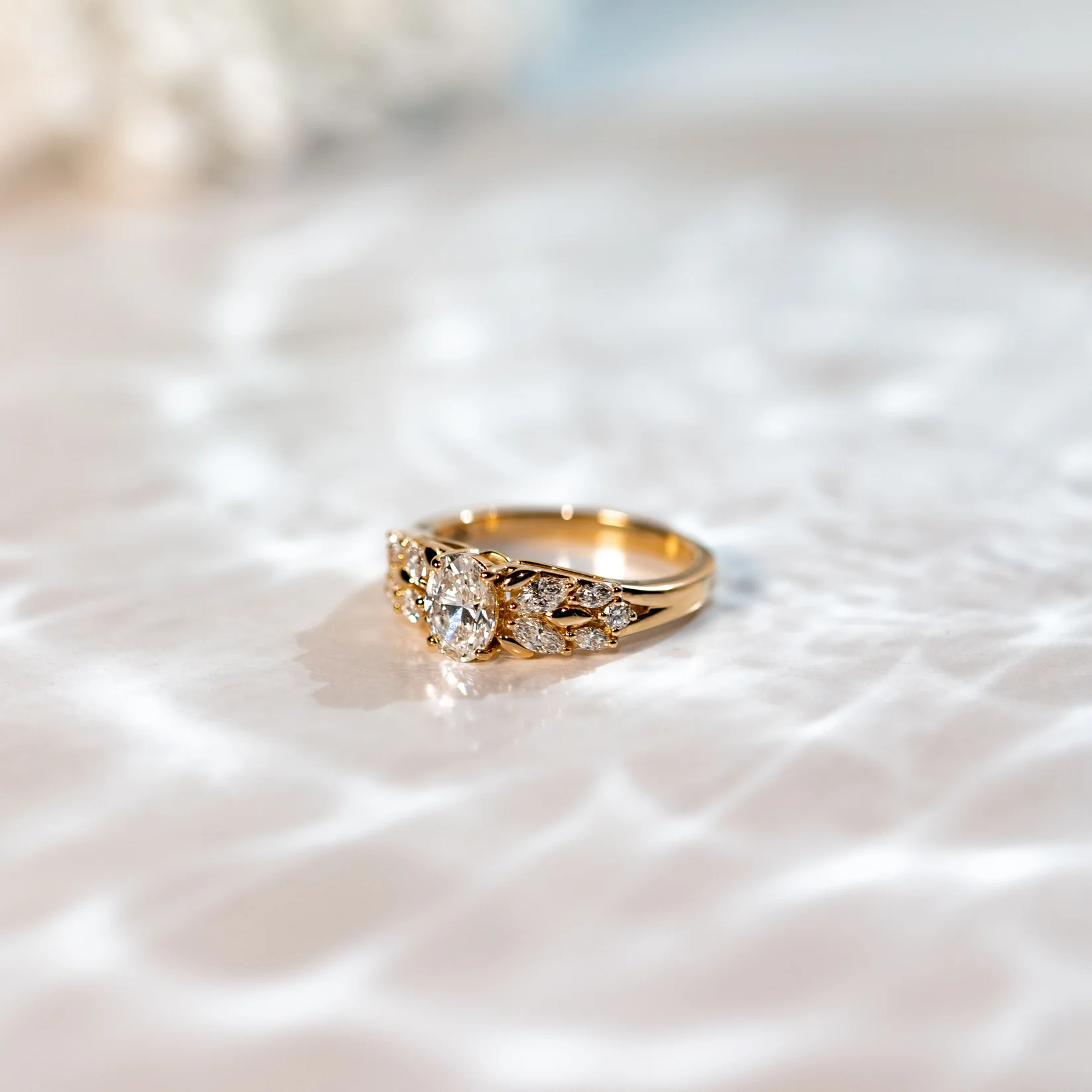trois diamants comparés à la pince