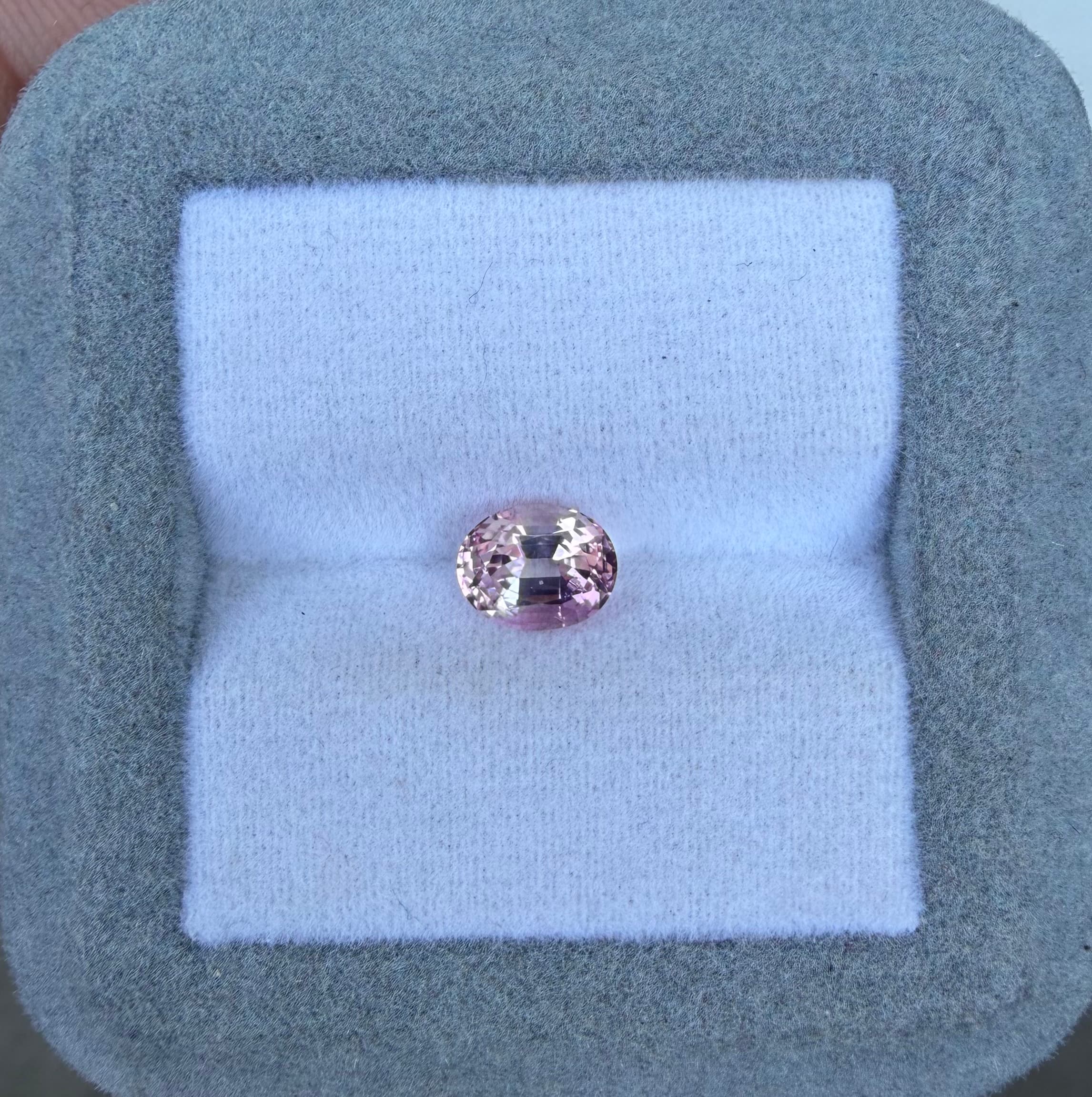 étude — rose ovale 1,06 ct