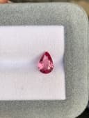 Padparadscha-Saphir im Tropfenschliff, 2,03 ct