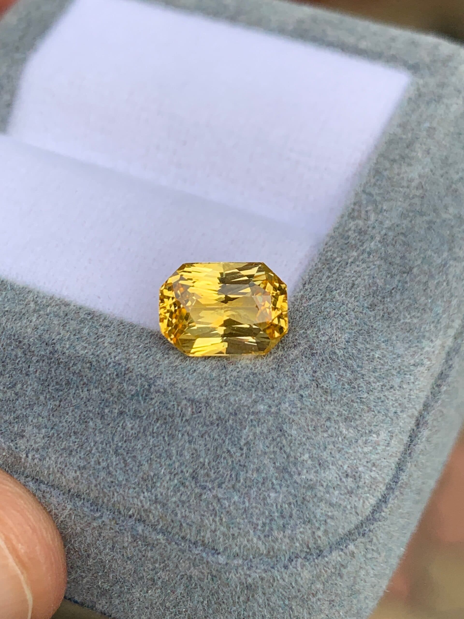 Saphir Jaune Rectangle de 2,53ct