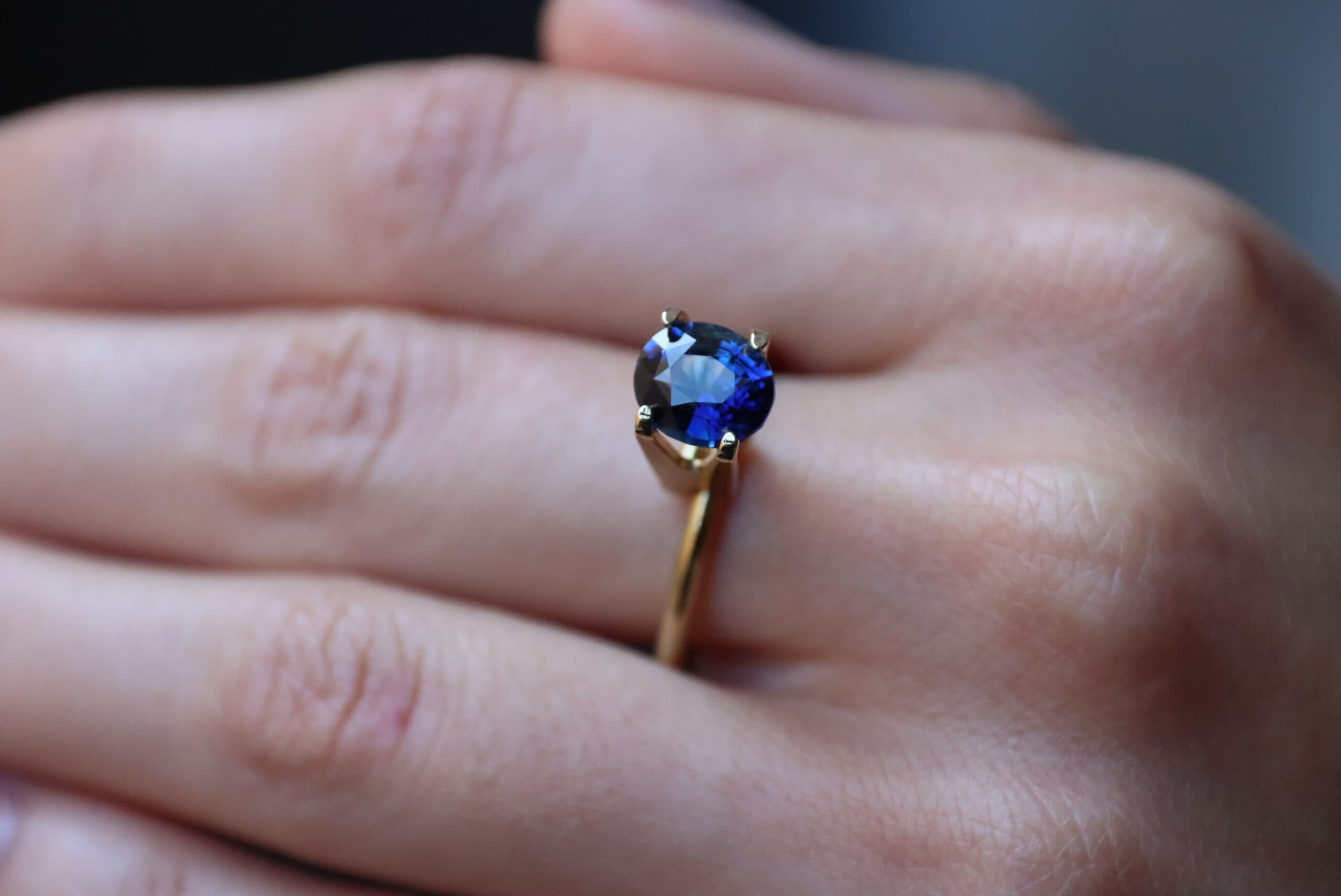 Blauer Saphir Oval 2,07 ct