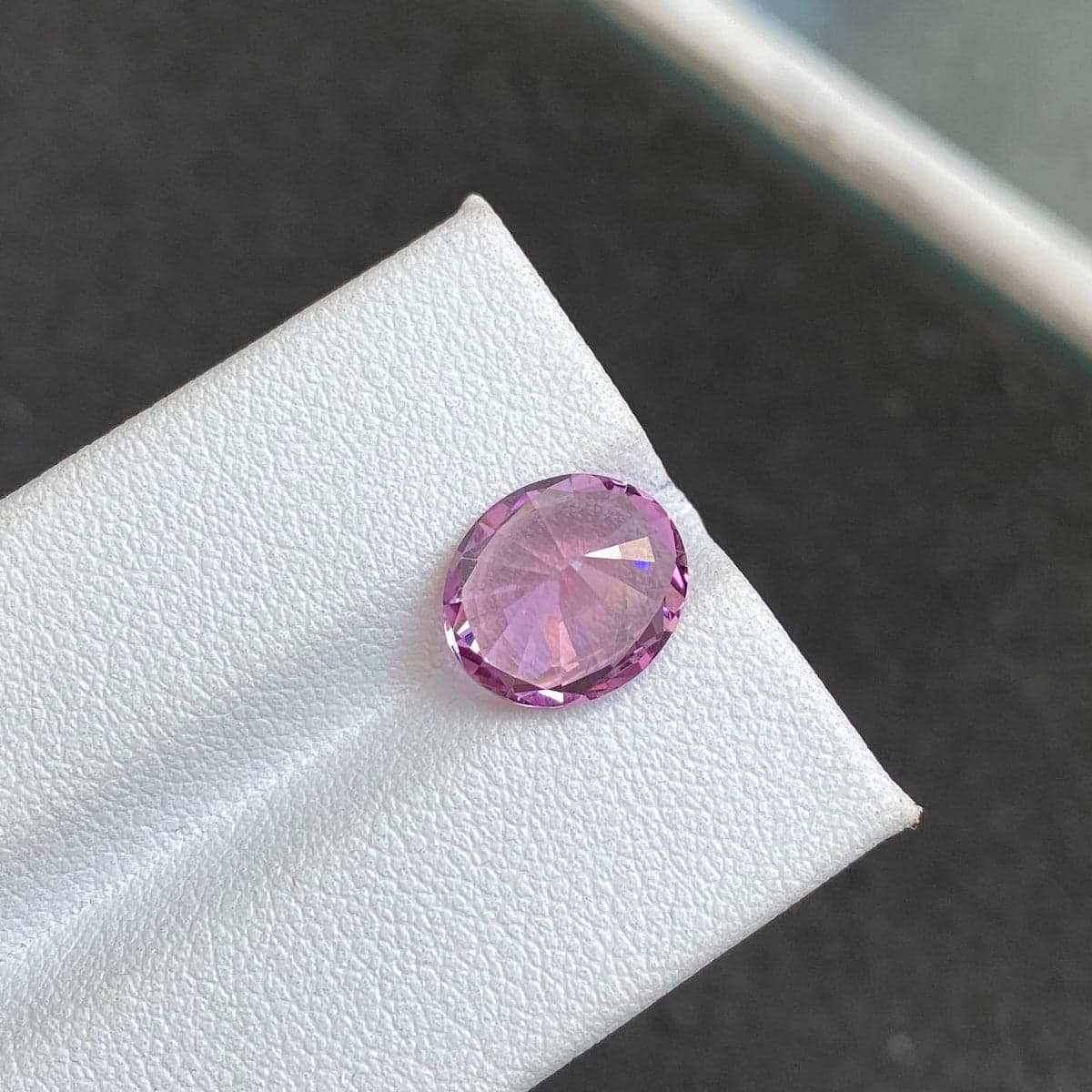 Ovaler Rosa Spinell von 3,93 ct