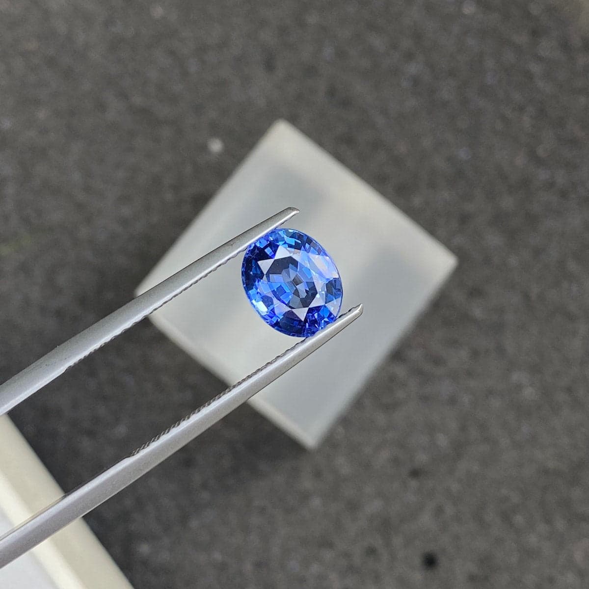 Blauer Ovaler Saphir 2,04 ct