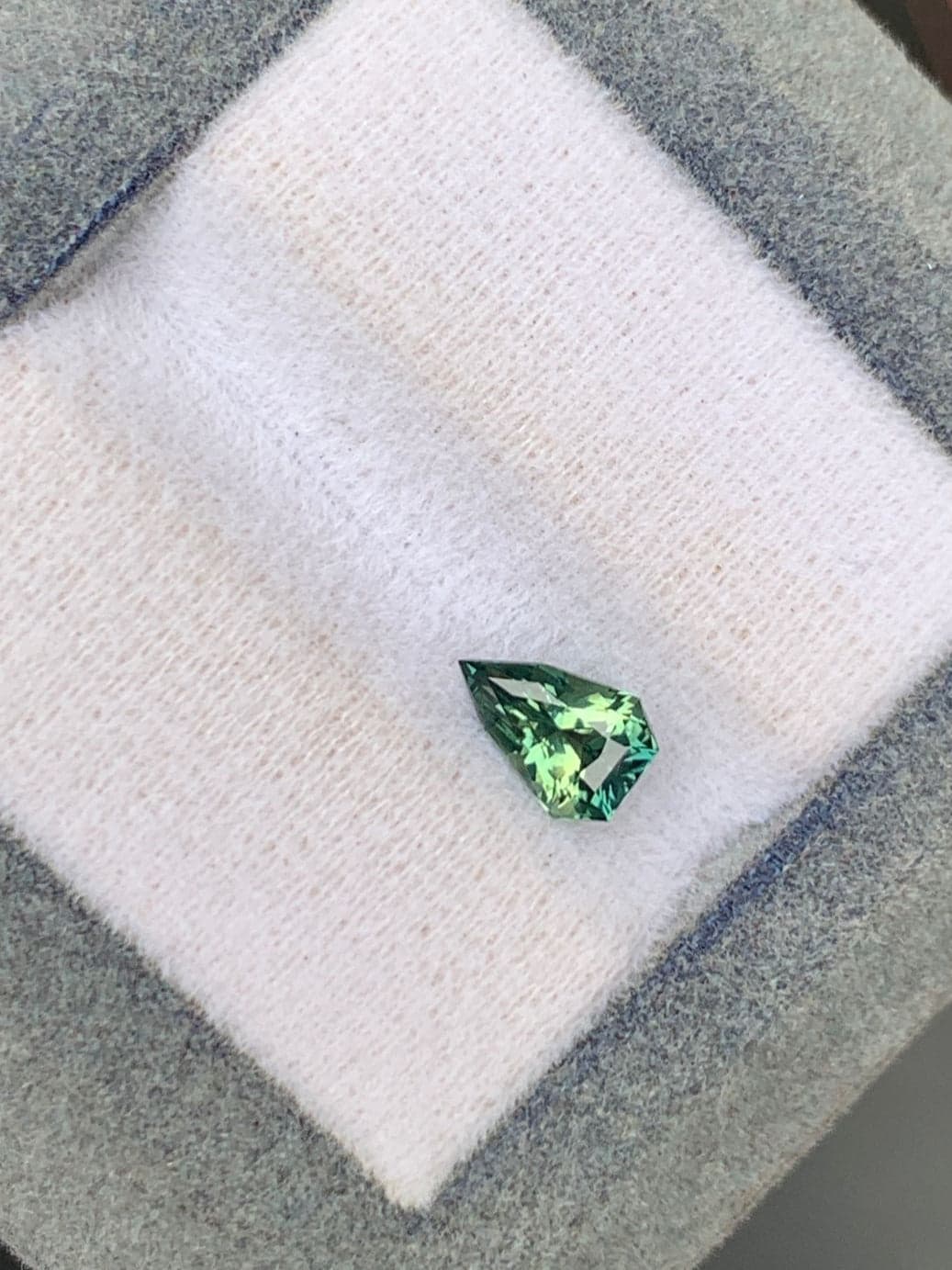 Teal-Saphir in Fancy-Schliff, 1,05 ct