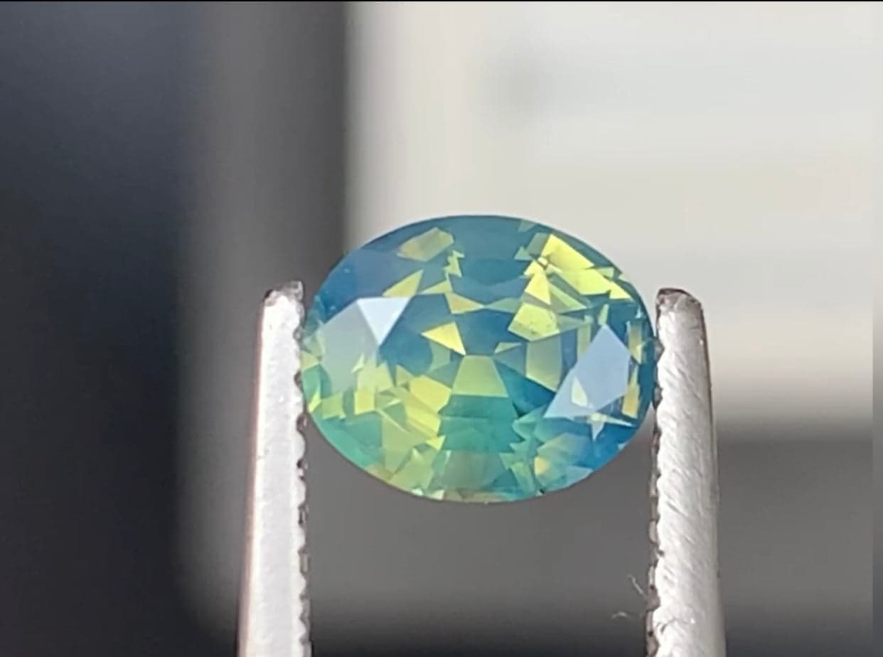 Zafiro Bicolor Oval de 1,18ct