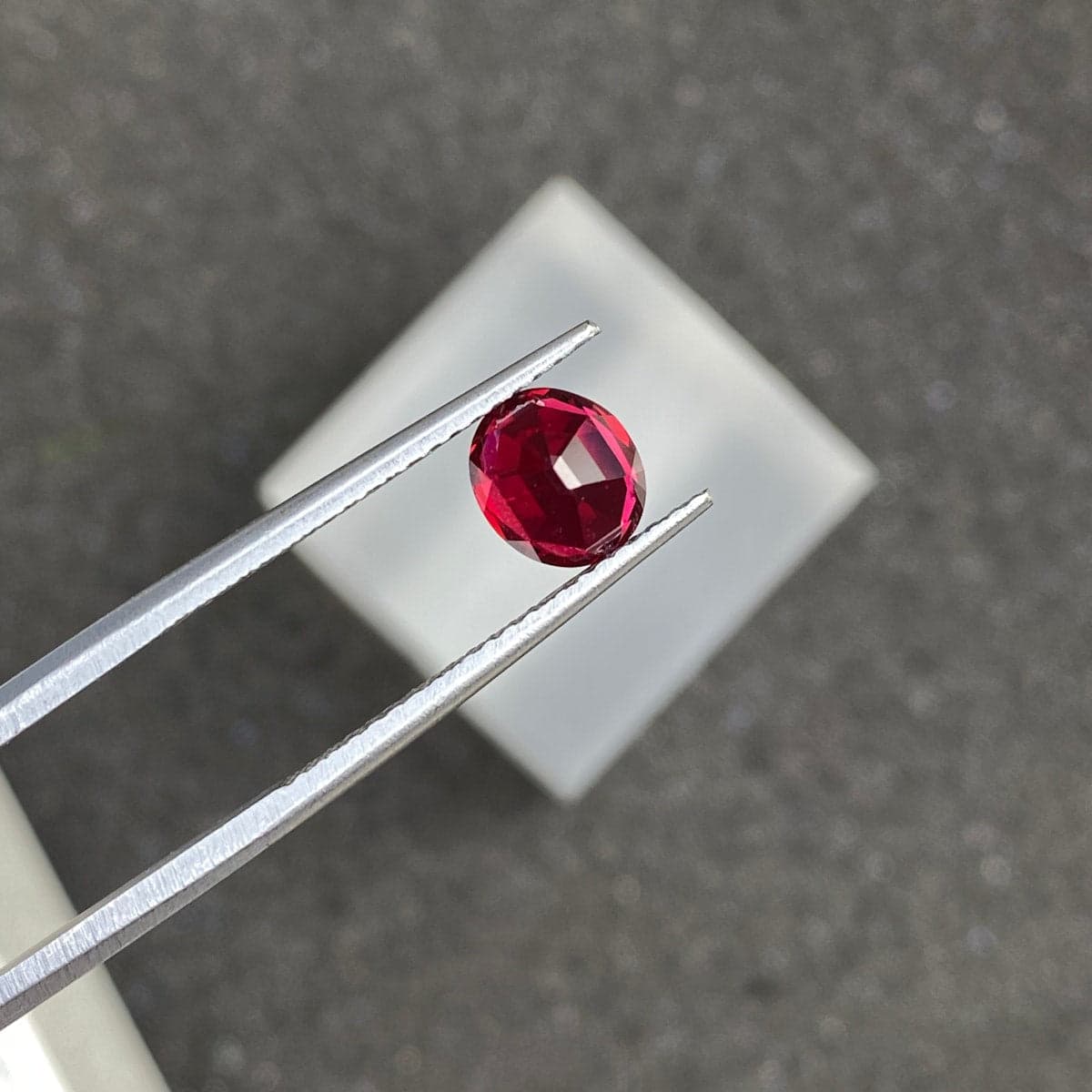 Roter Spinell Oval 1,25 ct