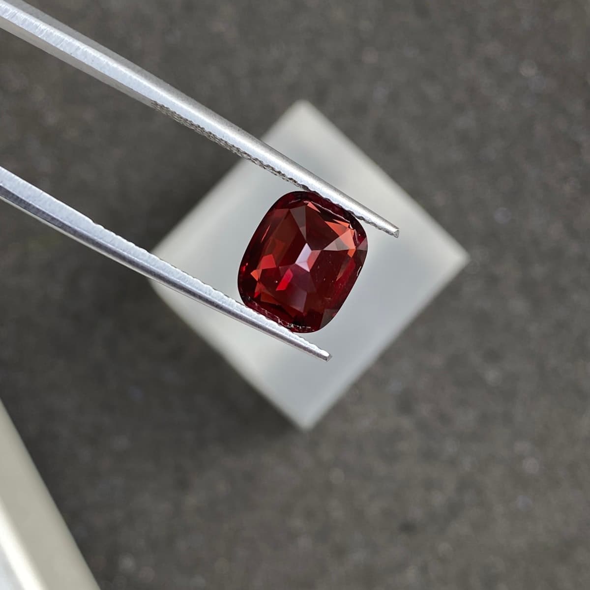 Spinelle Rouge Coussin de 2,30ct