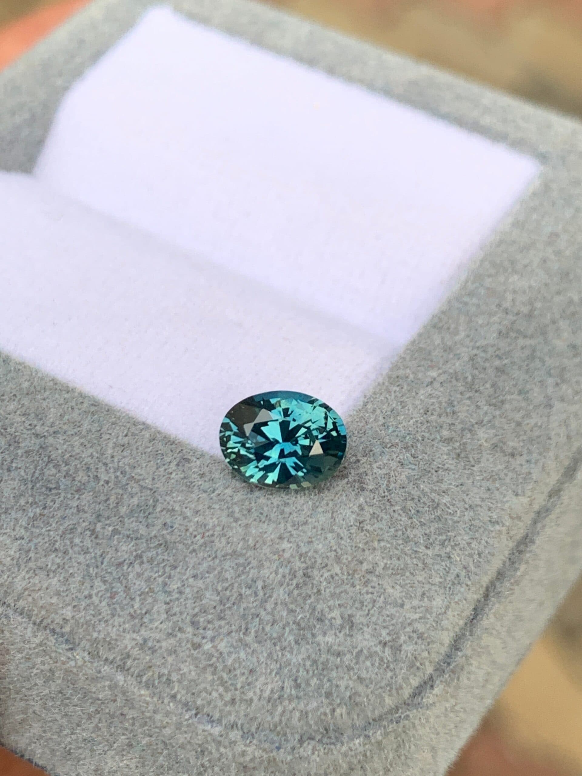 Zafiro Teal Ovalado de 1,25ct