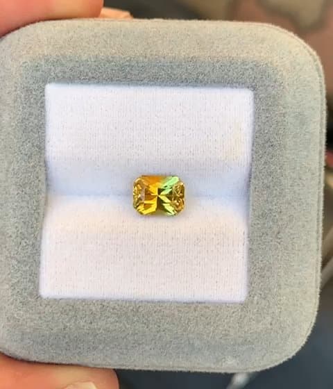 Zafiro Bicolor Talla Radiante de 2ct