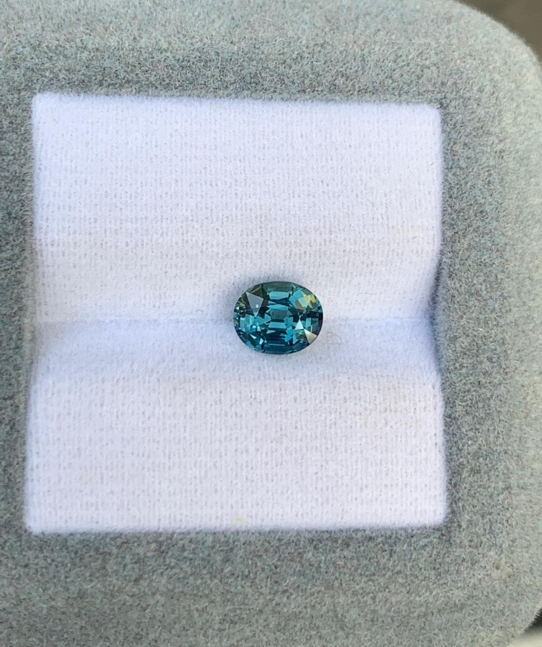 Teal-Saphir Oval 1,30 ct
