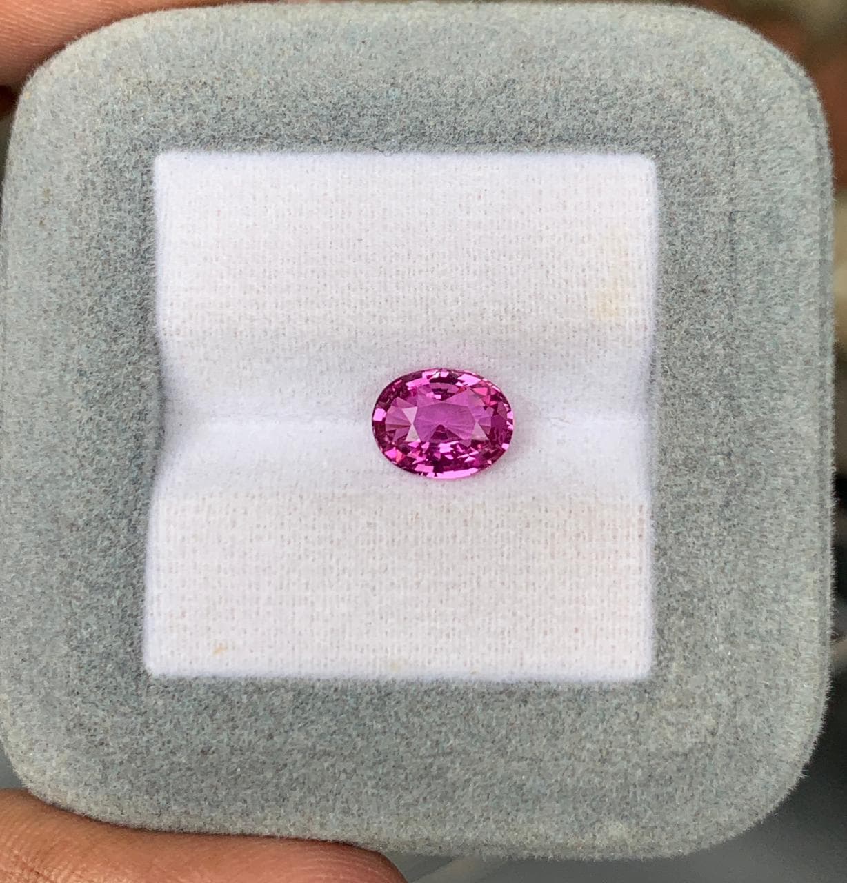 Zafiro Rosa Ovalado de 2,06ct — Madagascar