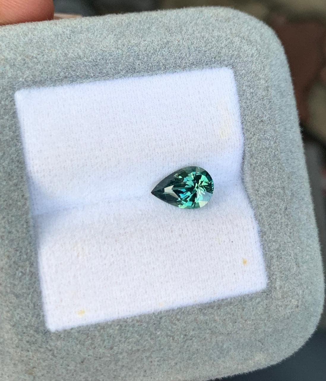 Safira Teal Pera de 1,67ct — Madagascar