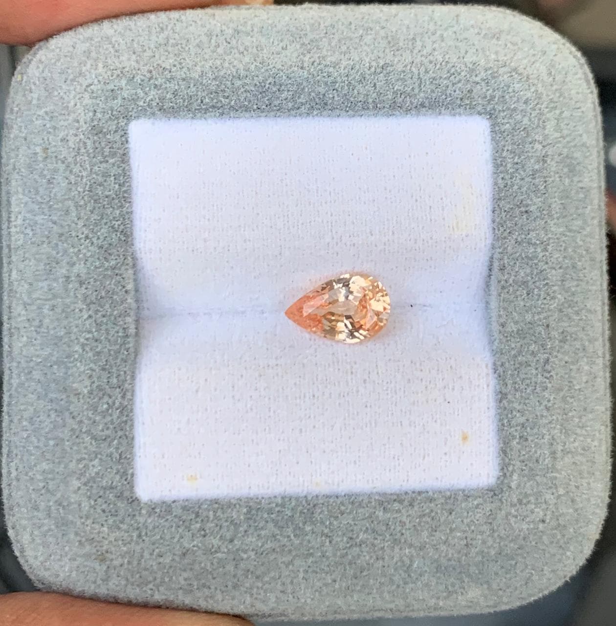 Zafiro Naranja Pera de 1,55ct — Madagascar