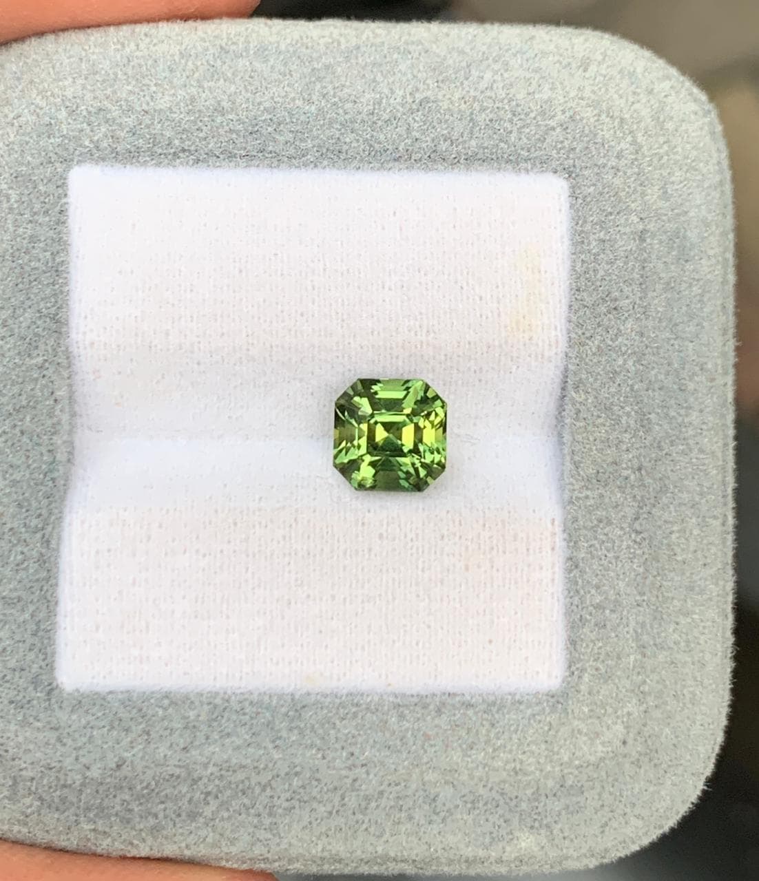 Safira Verde Retangular de 2,56ct — Madagascar