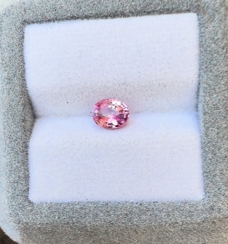 Saphir Rose Ovale de 1,04ct