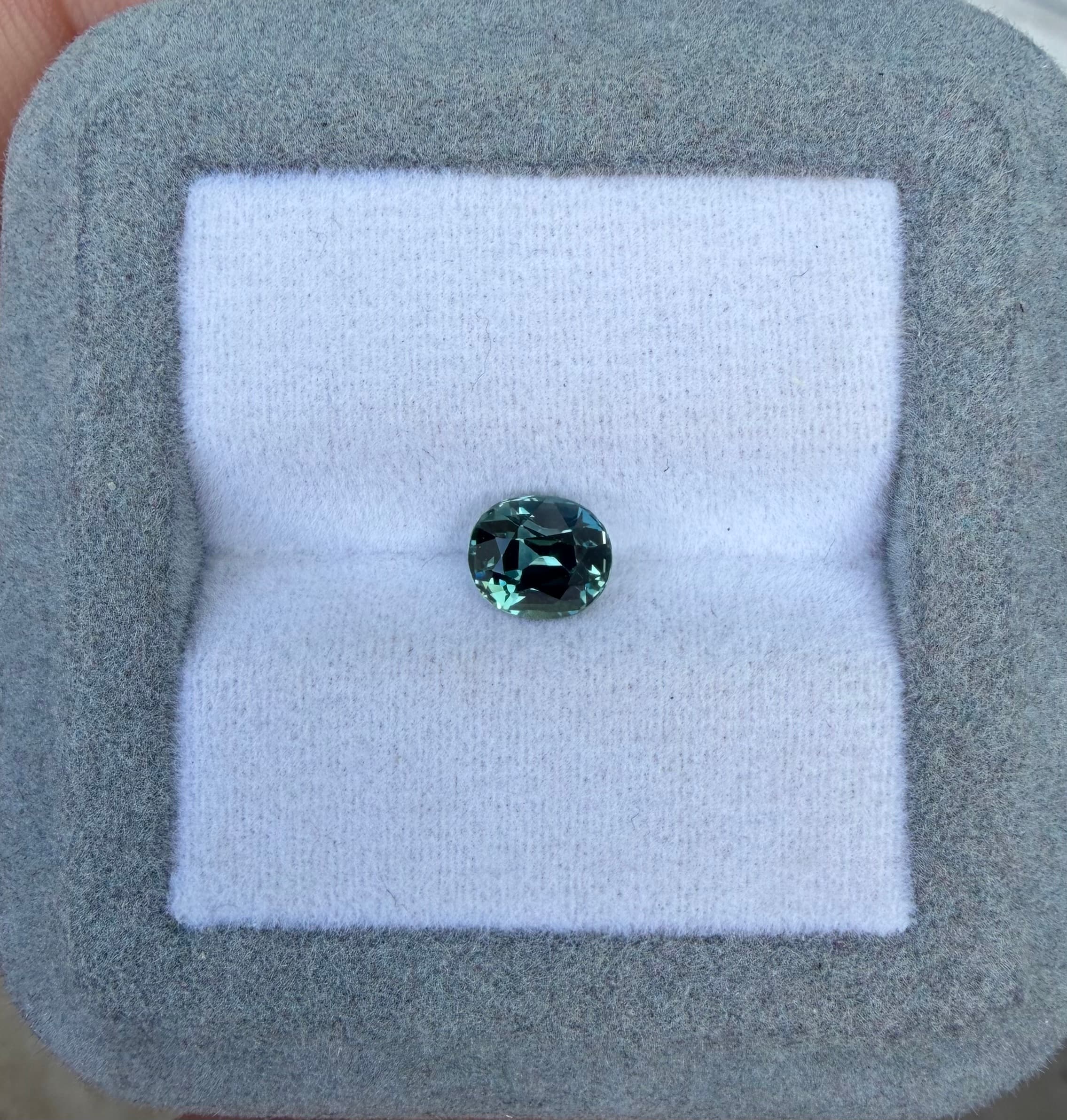Saphir Teal Ovale de 1,22ct
