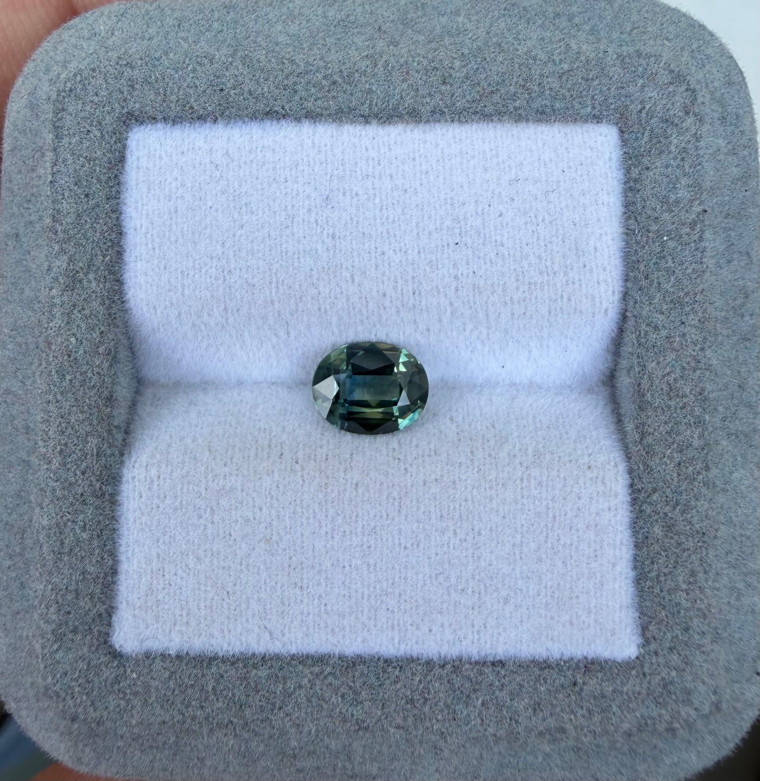 Teal-Saphir Oval 1,18 ct