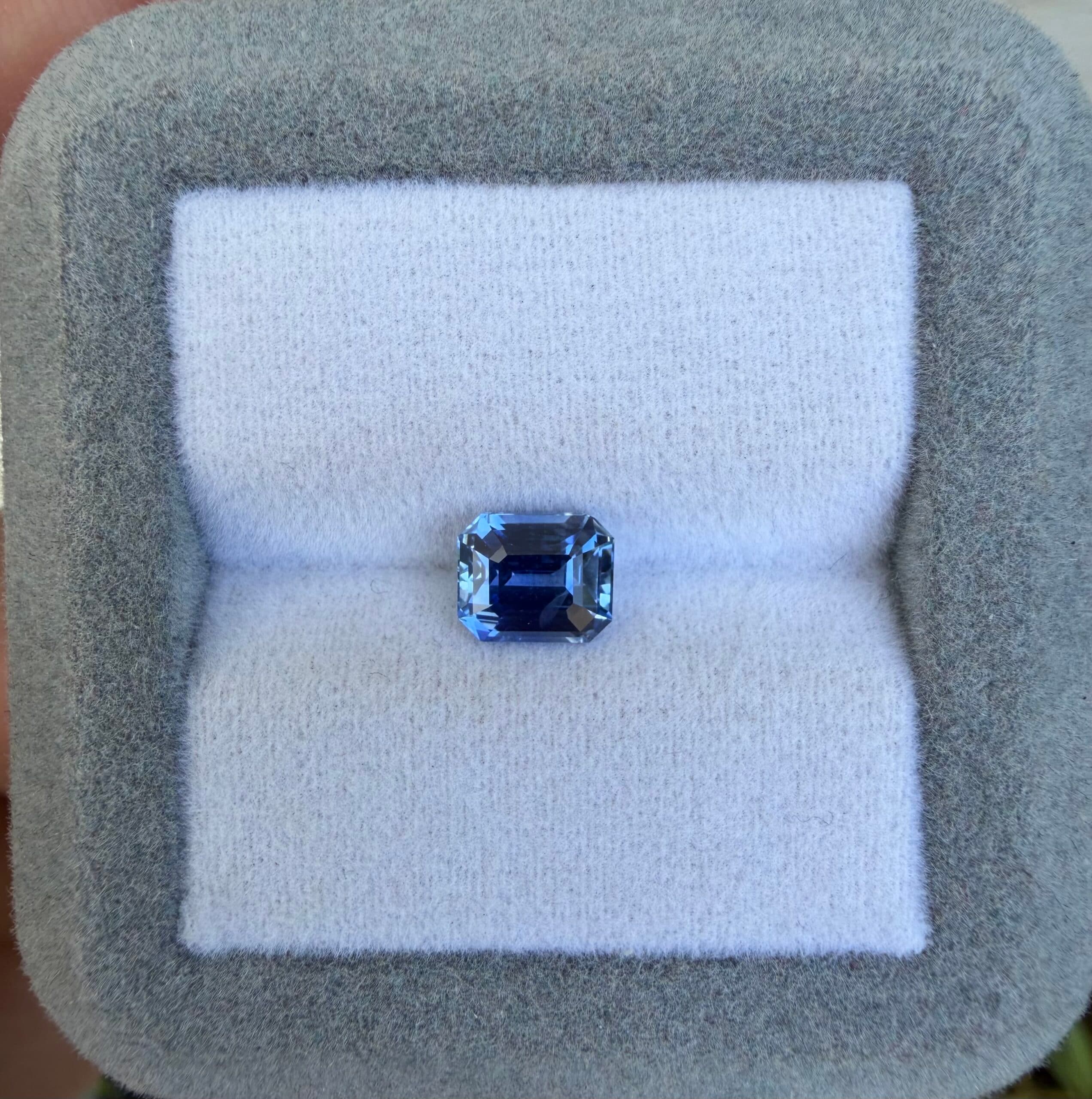 Saphir Bleu Rectangle de 1,60ct — Chauffé