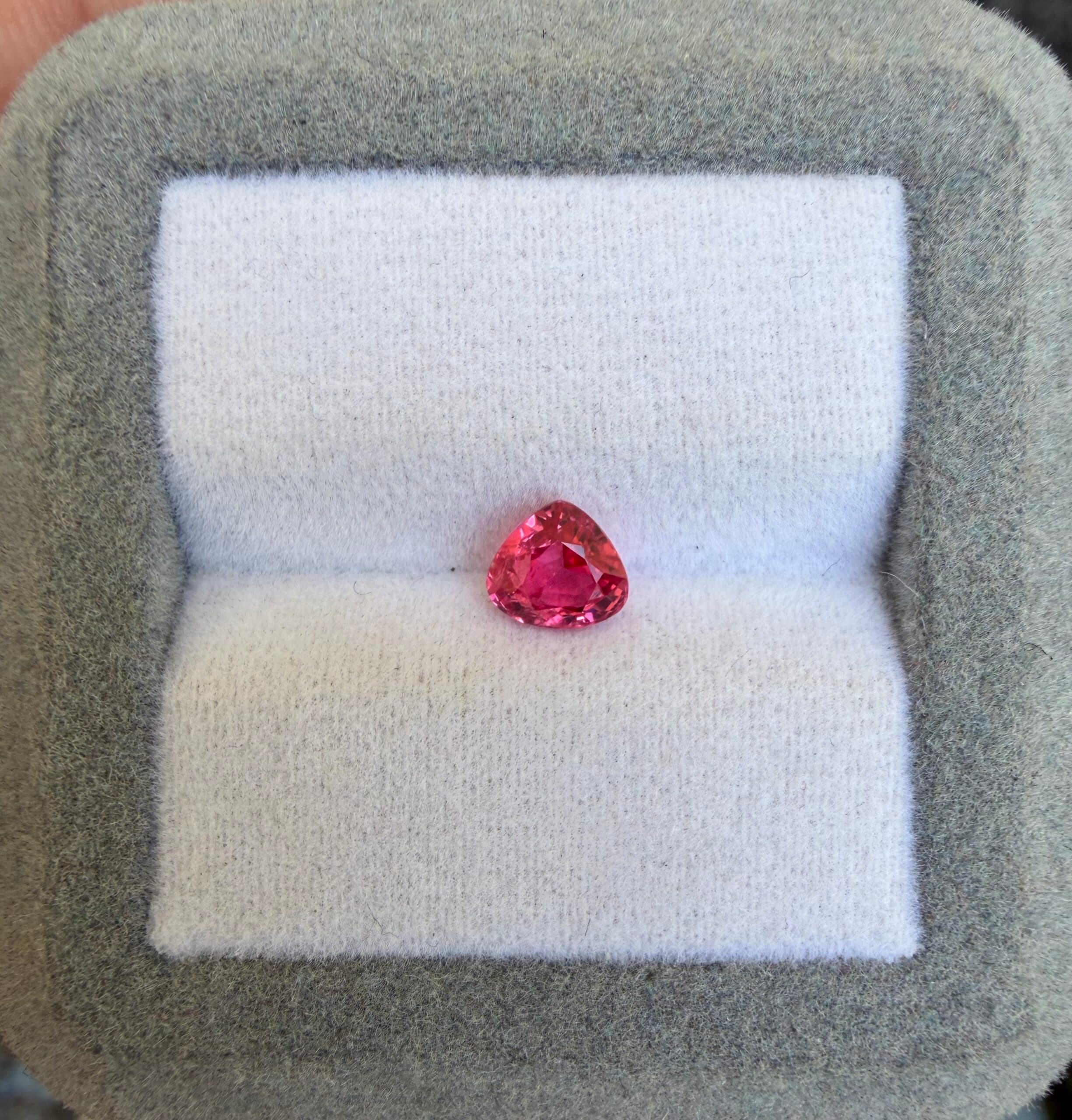 Espinela Rosa Corazón de 0,94ct