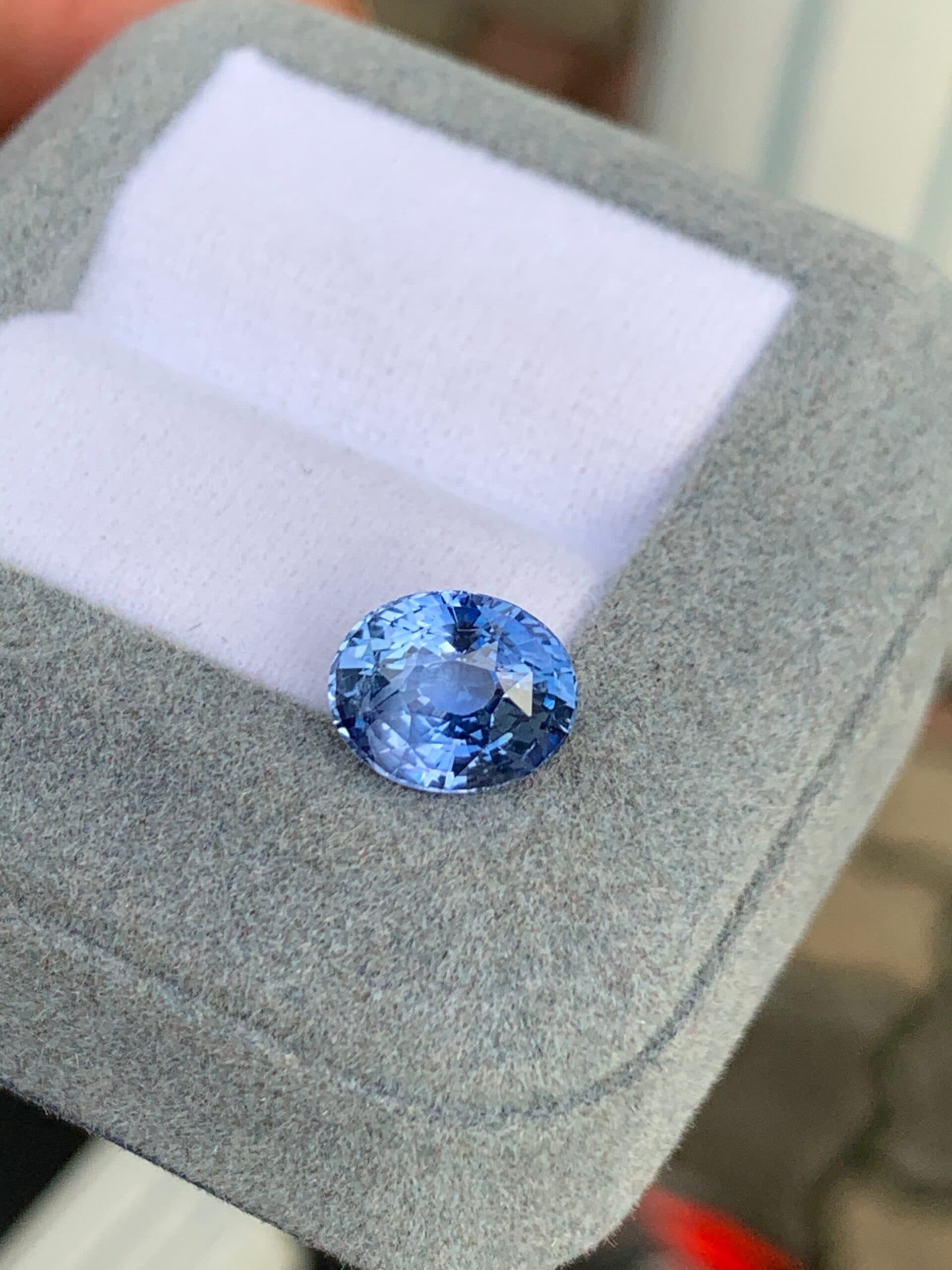 Blauer Saphir Oval 4,02 ct