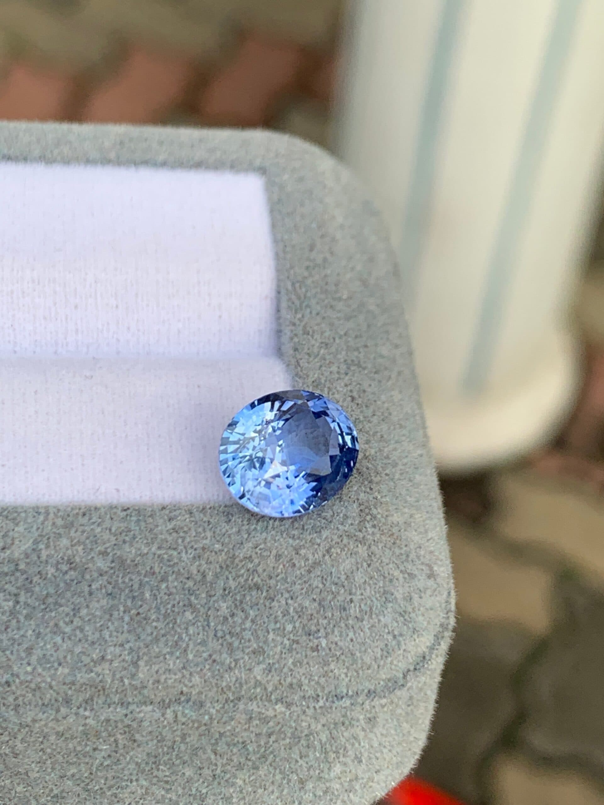 Blauer Saphir Oval 4,02 ct