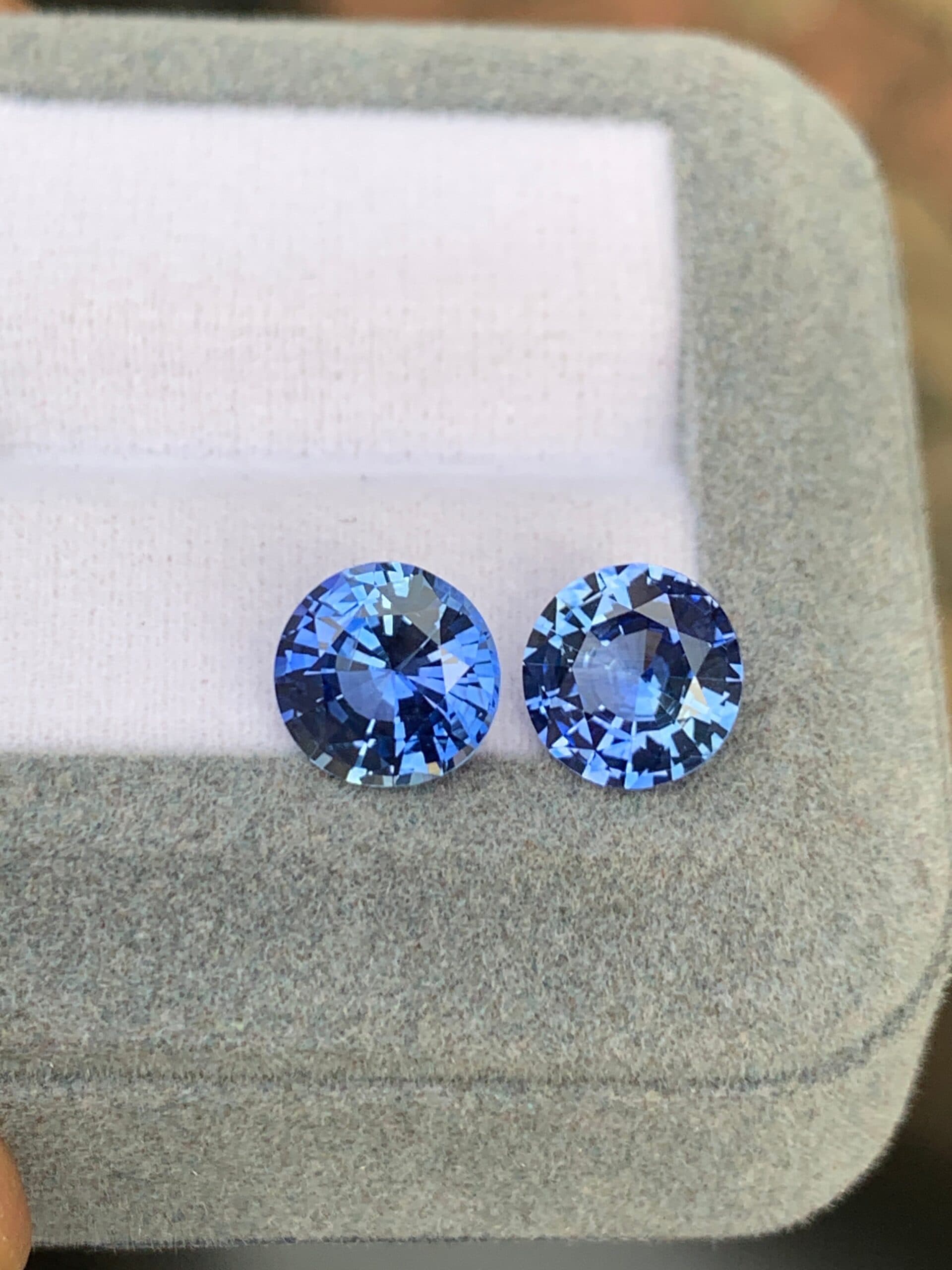 Round Blue Sapphire of 5.65ct