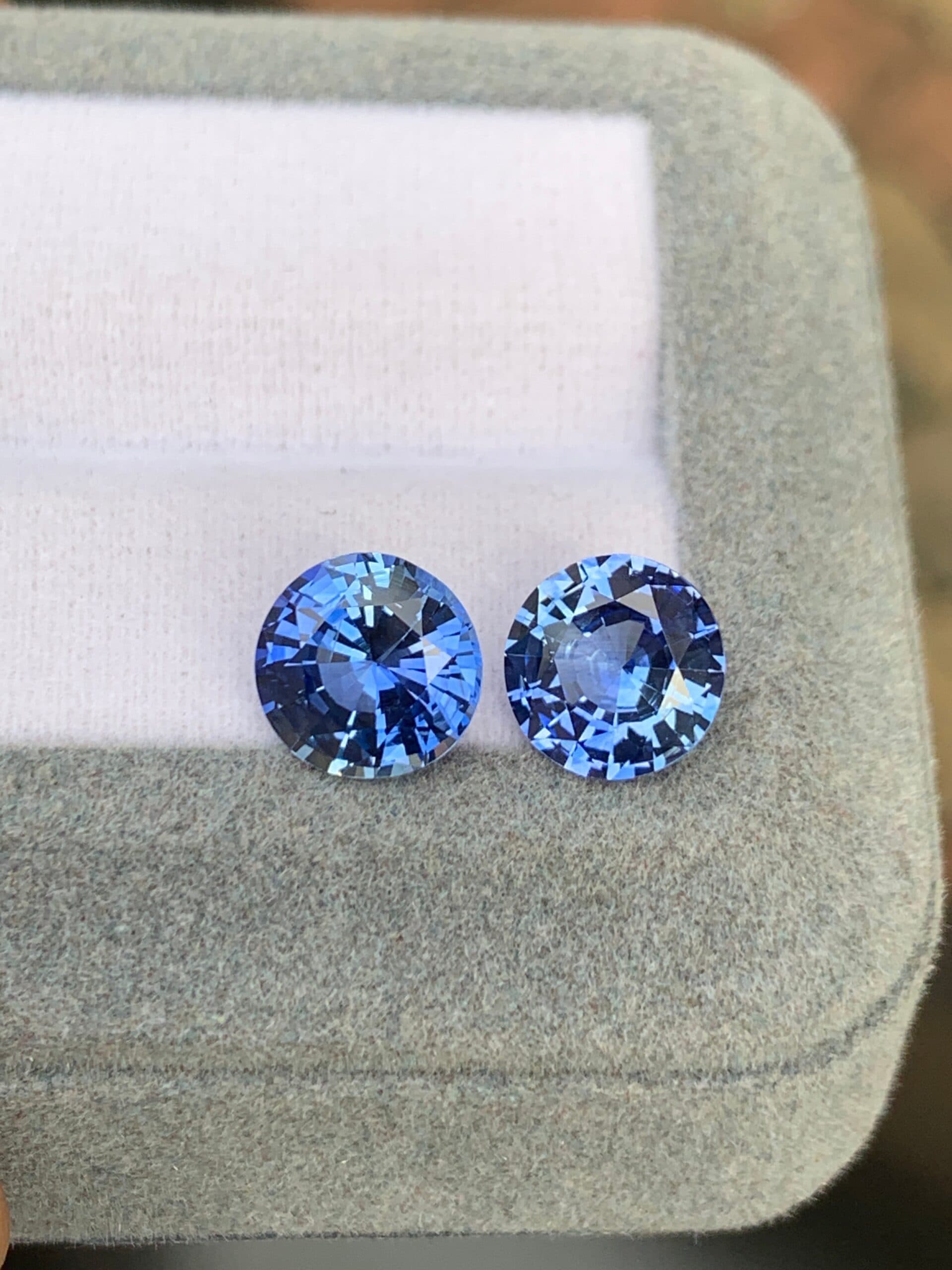 Round Blue Sapphire of 5.65ct