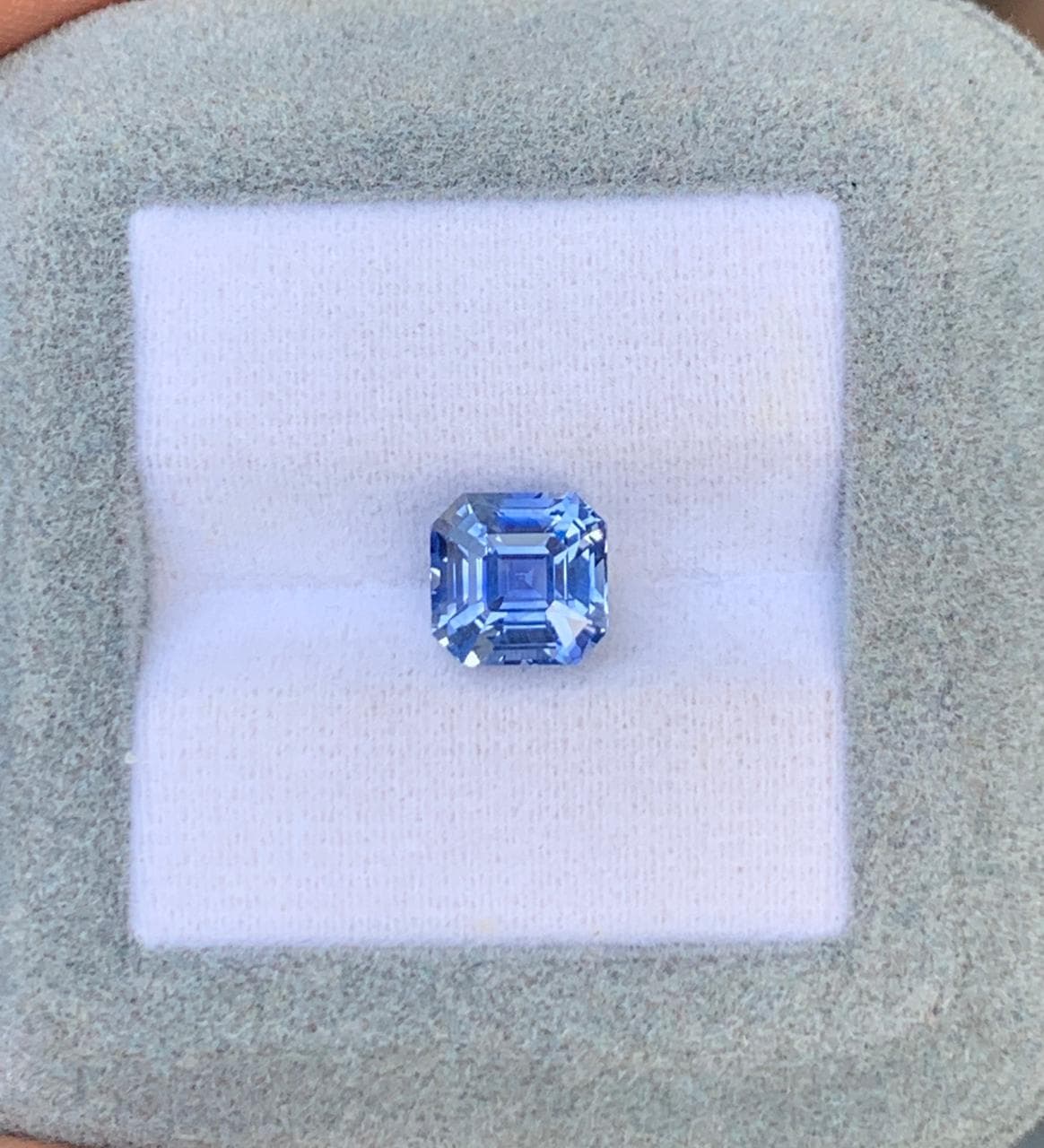 Blauer Saphir im Quadratschliff, 3,57 ct