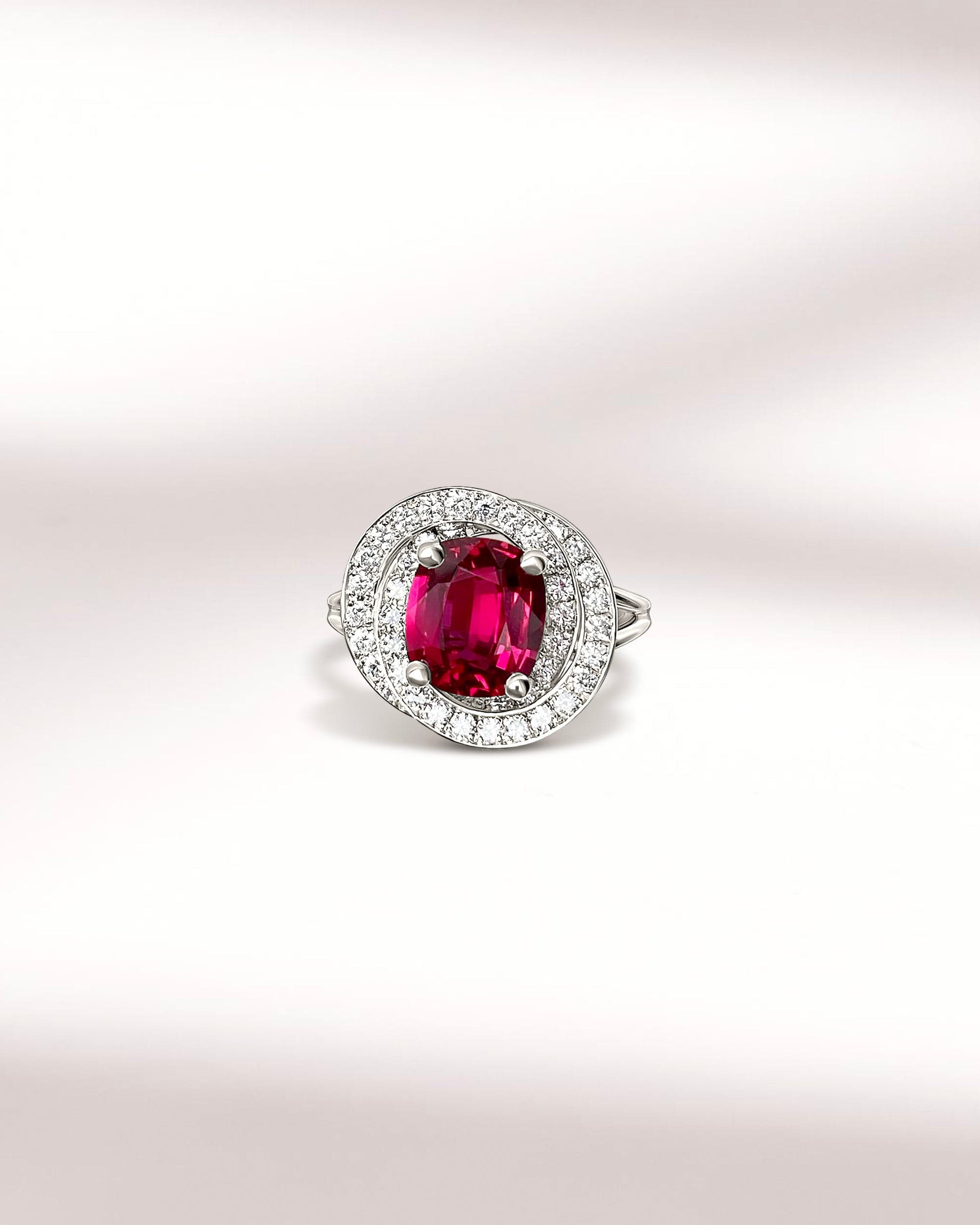 Bague rubis du Mozambique, or blanc