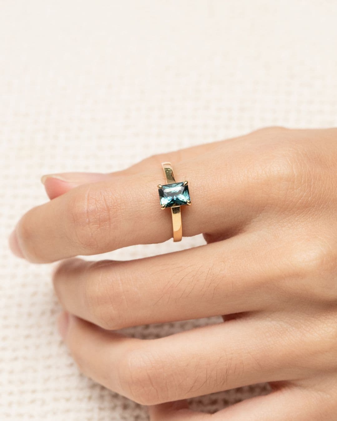 solitaire saphir teal or jaune