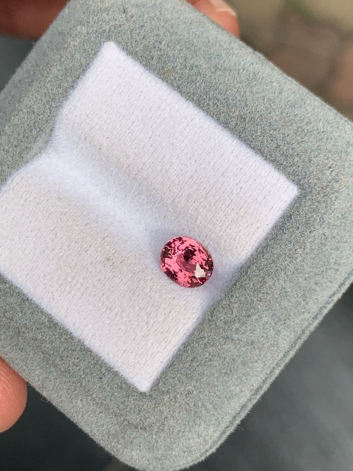 Padparadscha-Saphir Oval 1,32 ct