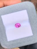 Rosafarbener Ovaler Saphir von 1,51 ct