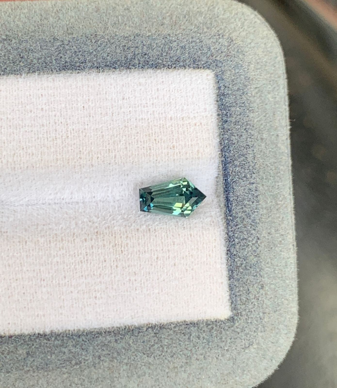 Safira Teal Fancy de 1,55ct