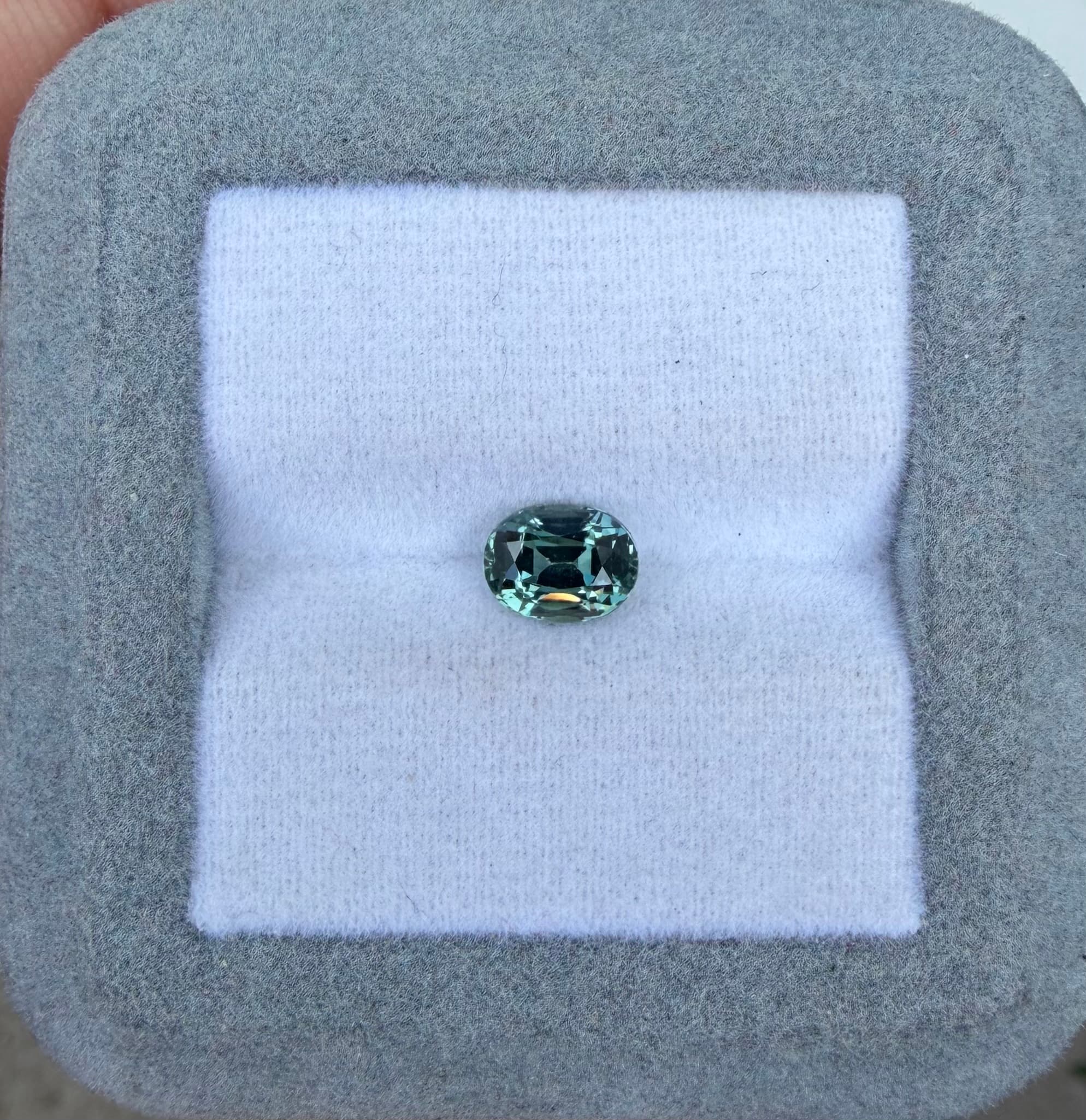 Teal-Saphir Oval 1,32 ct