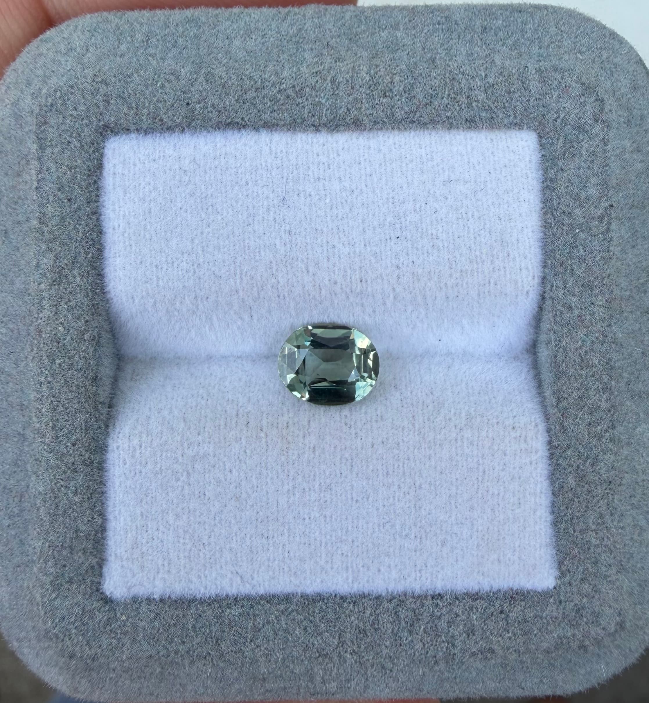 Teal-Saphir Oval 1,28 ct — Madagaskar